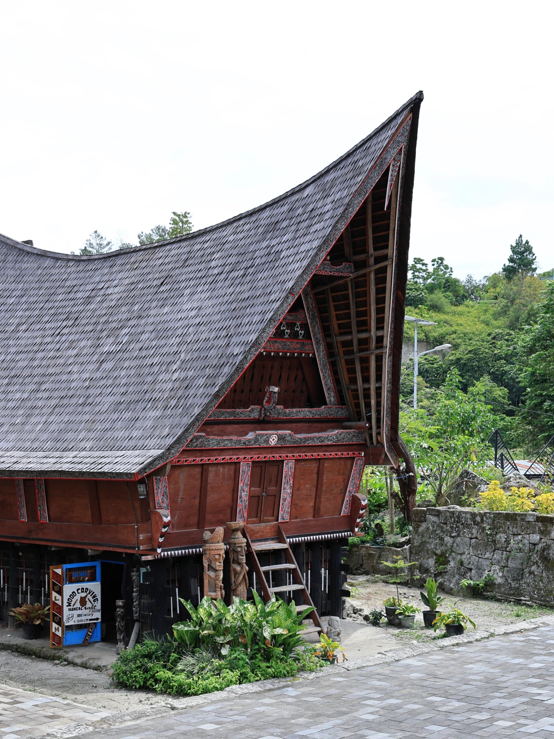 印尼|探索多巴湖畔巴塔克人建筑奇观