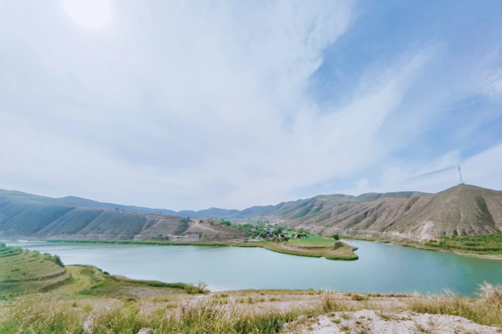 亚洲第一世界第二的西吉震湖这样玩儿 去之前以为是一个圆形的湖,去了