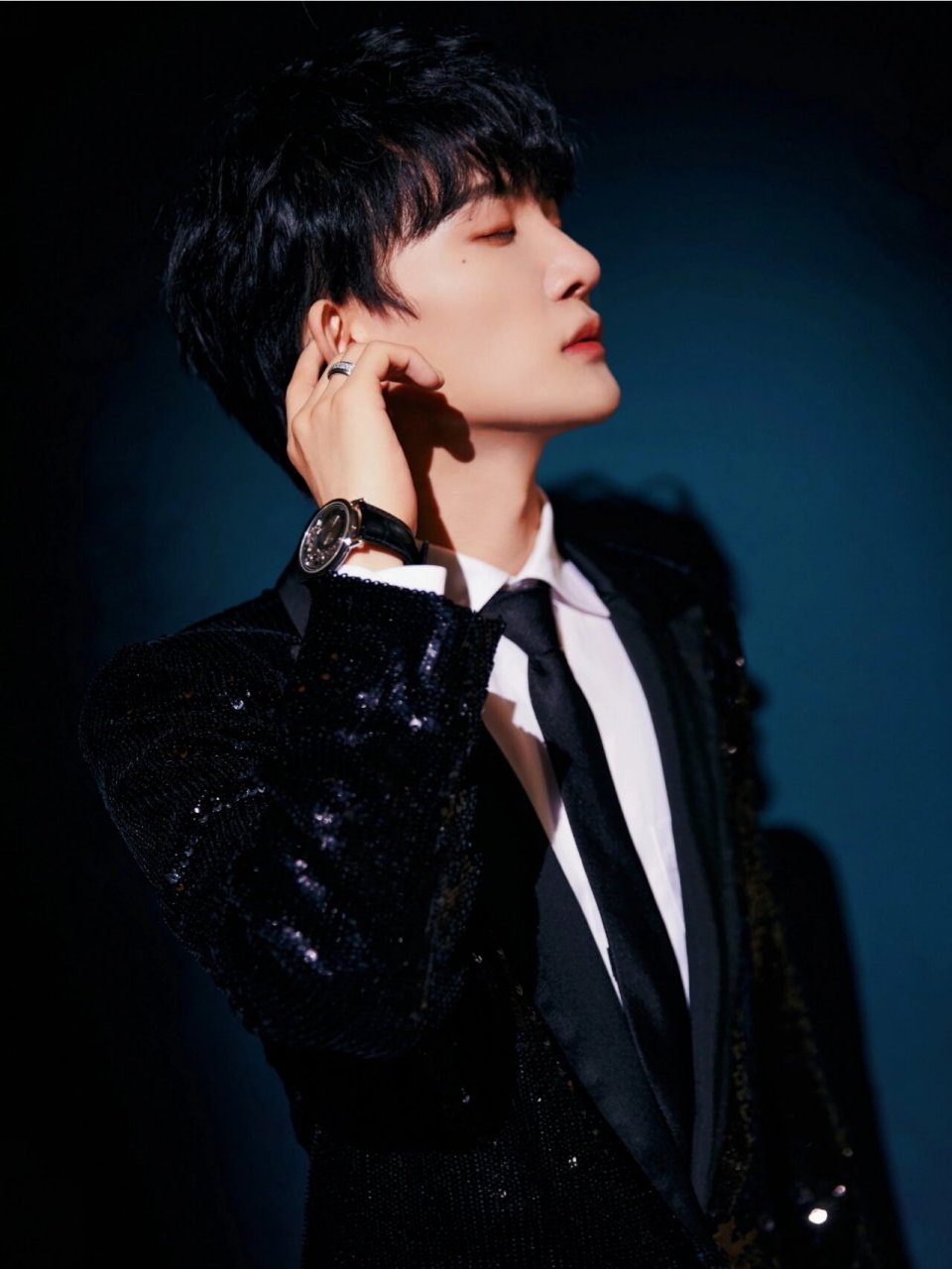 7815周深这组照片也太好看了吧!9898 超适合做屏保.