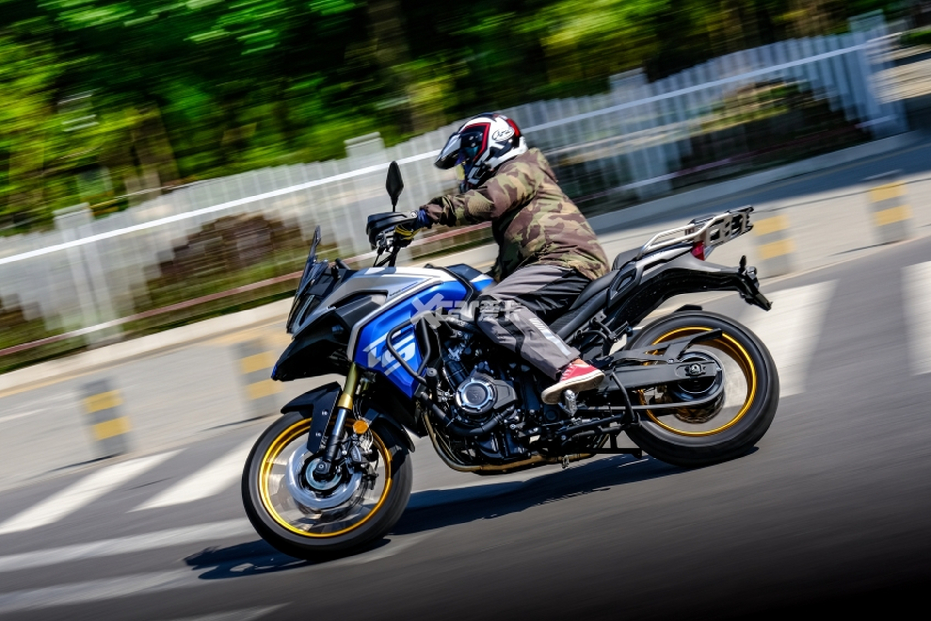 无极#adv##拉力摩托车