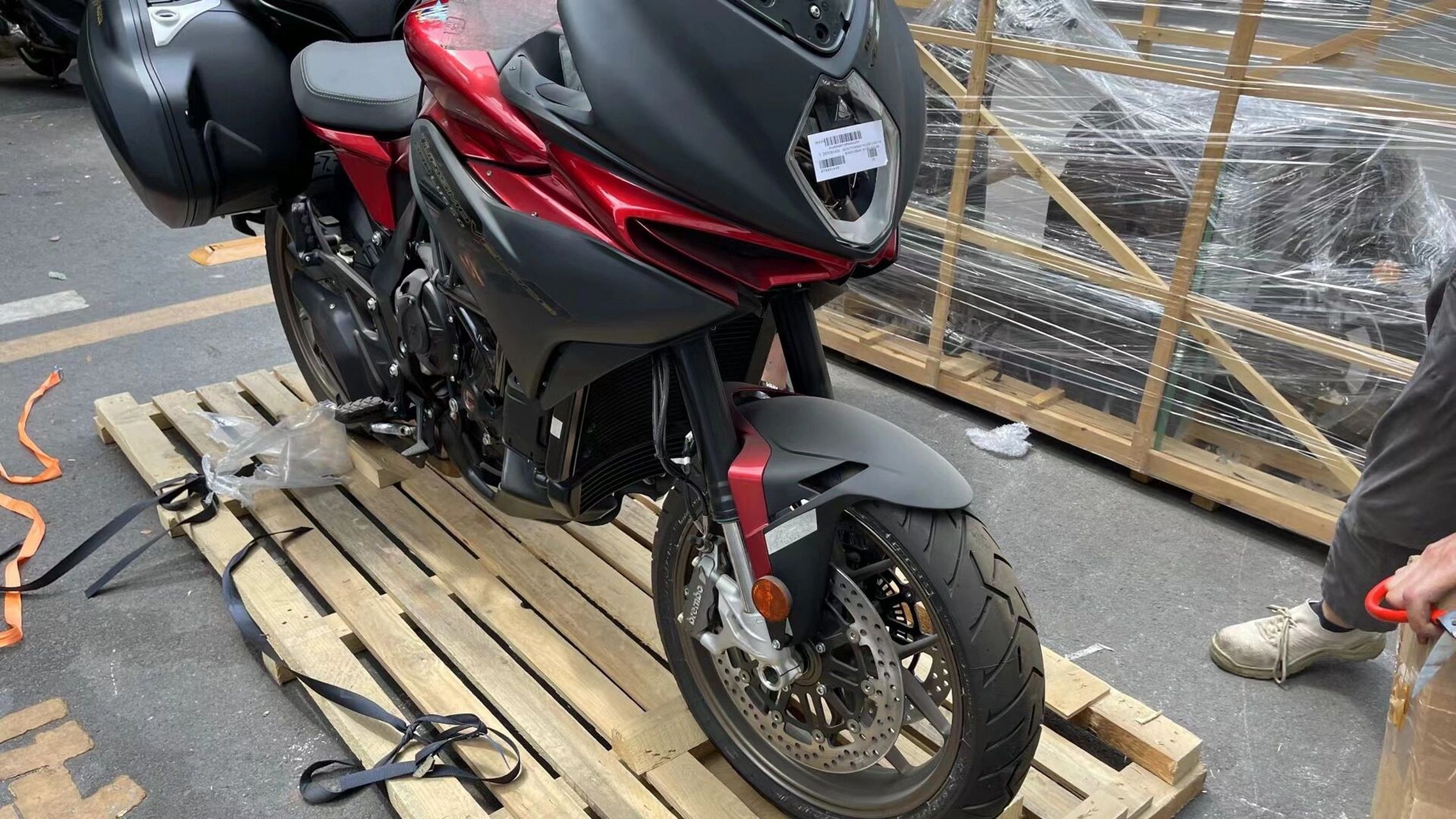 奥古斯塔 2021款 奥古斯塔tv 800 lusso 到车,价格非常美丽,问价不亏