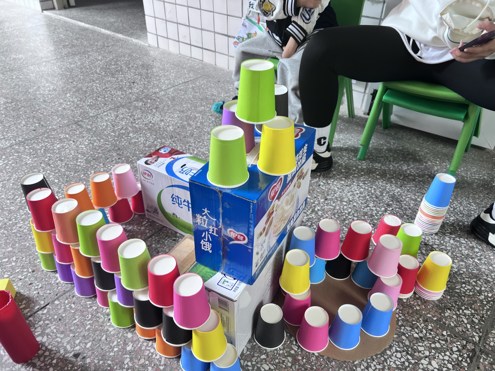 幼儿园中班建构区《纸杯垒堡》纸杯搭建城堡 16615生活中最常见的