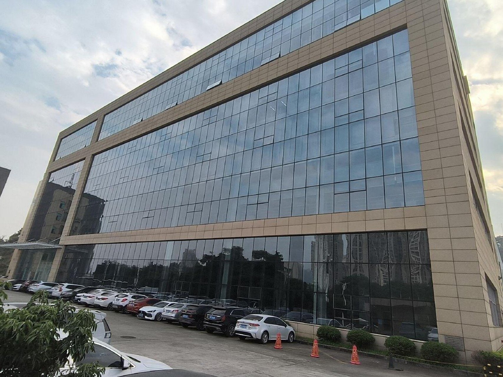 91【工业厂房出租】黄埔区-萝岗 锐丰中心(附近) 781900m05标准