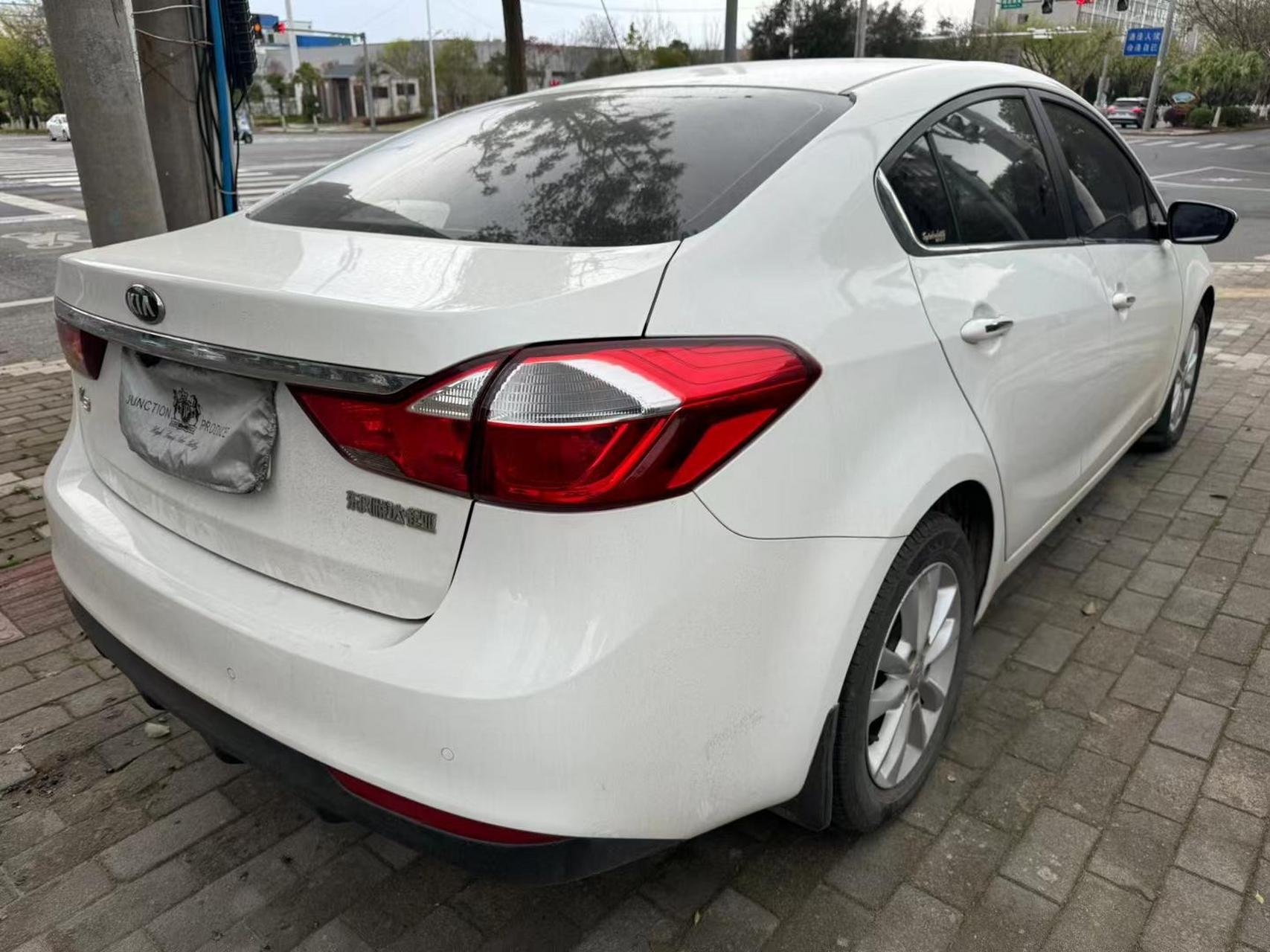 16年起亚k3高配,自动1.6l,个人一手车,实表5万公里,新车11.