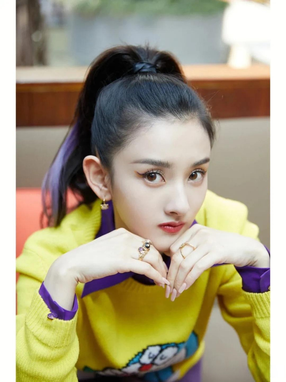 小鸡嘴女星被举报和她妈妈有关,她妈妈当初谈了个小男友,把小男友妹妹