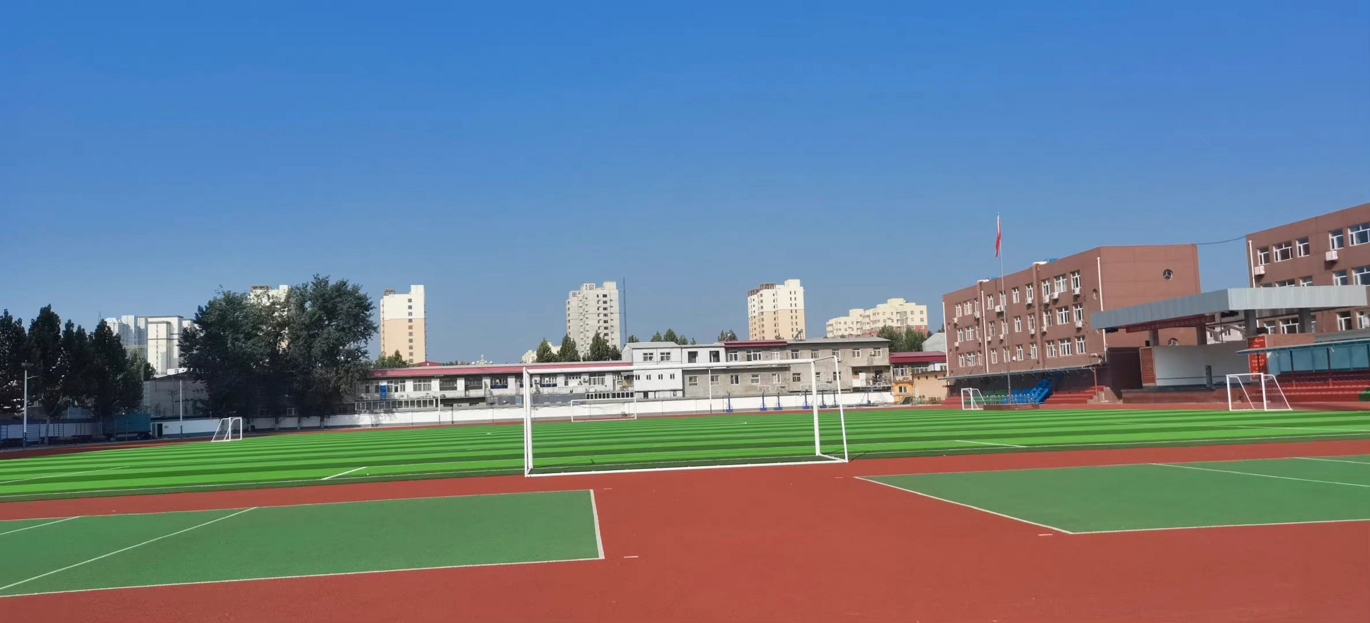 河北祖冲之中学##河北祖冲之中学#  孩子若是平凡之辈, 那就承欢舷侣