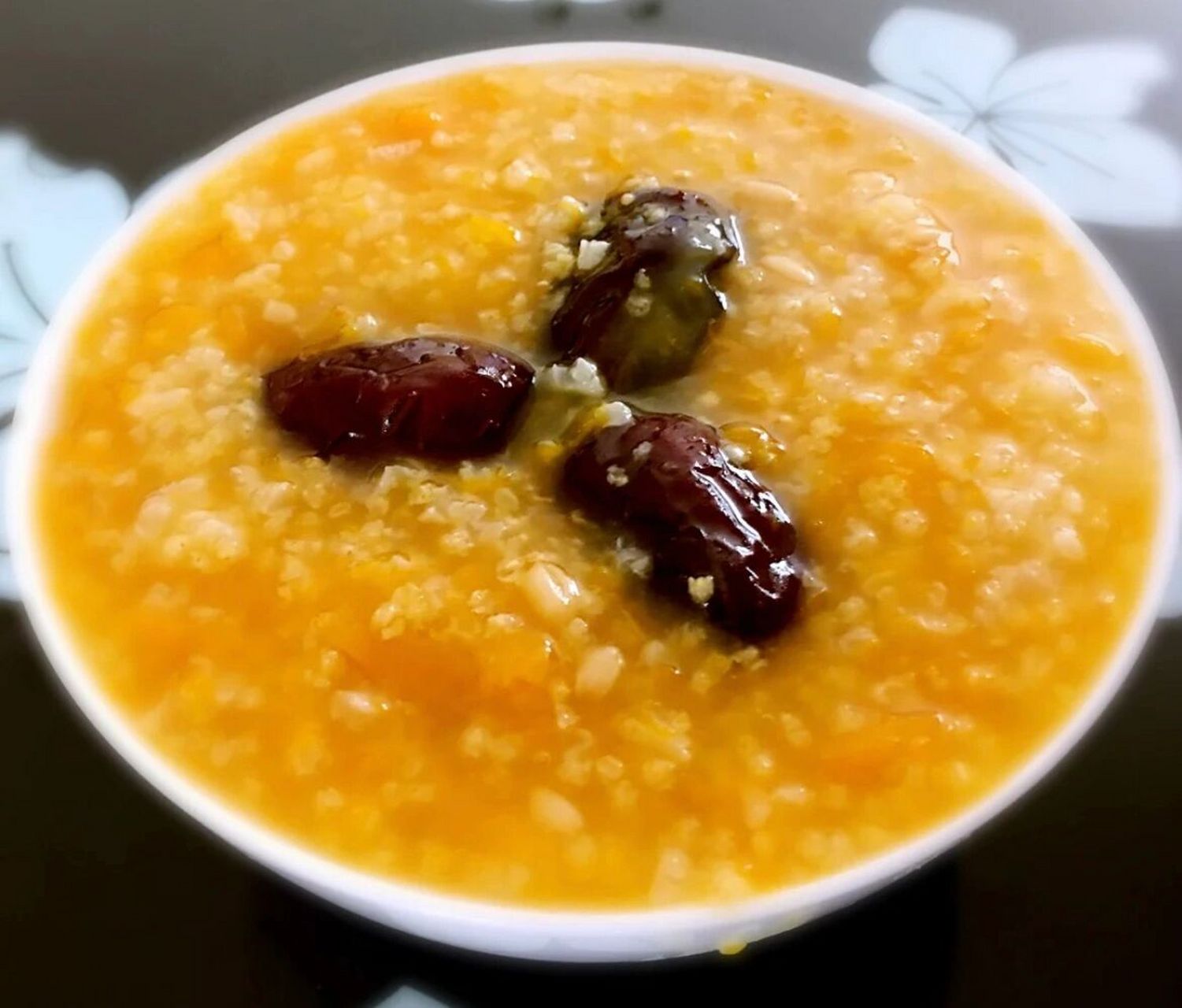 红枣南瓜粥,提高脾胃消化功能 [挤眼][挤眼]食材95 南瓜200g,红枣5