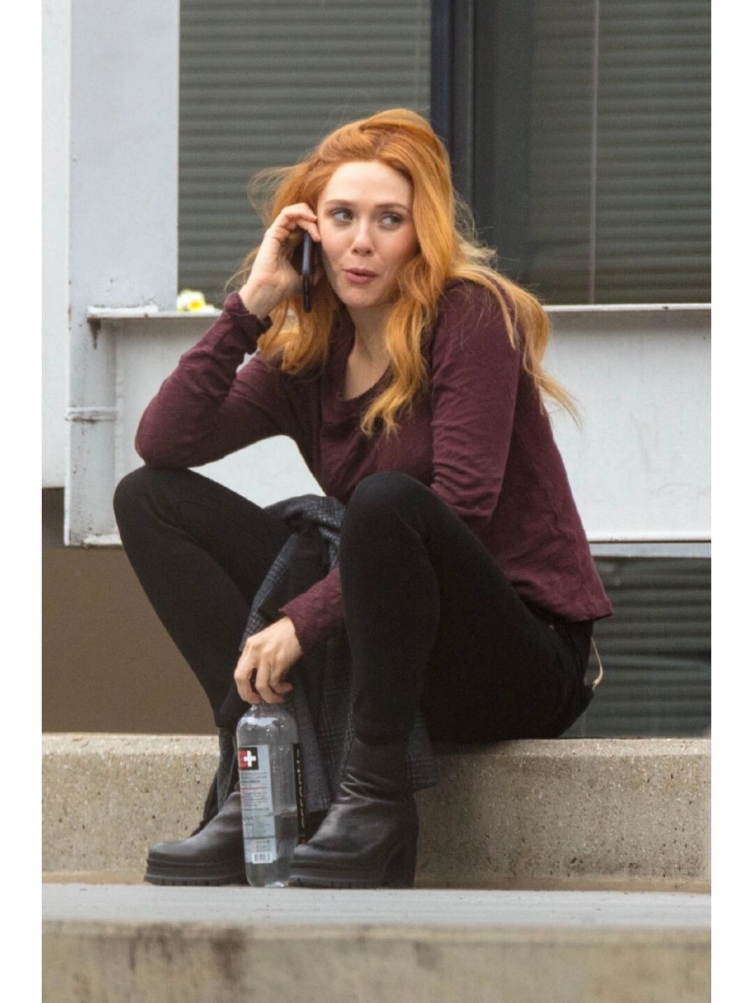 奥妹在拍摄旺达幻视时煲电话粥 旺达幻视电视剧虽然是2021年播出,其实