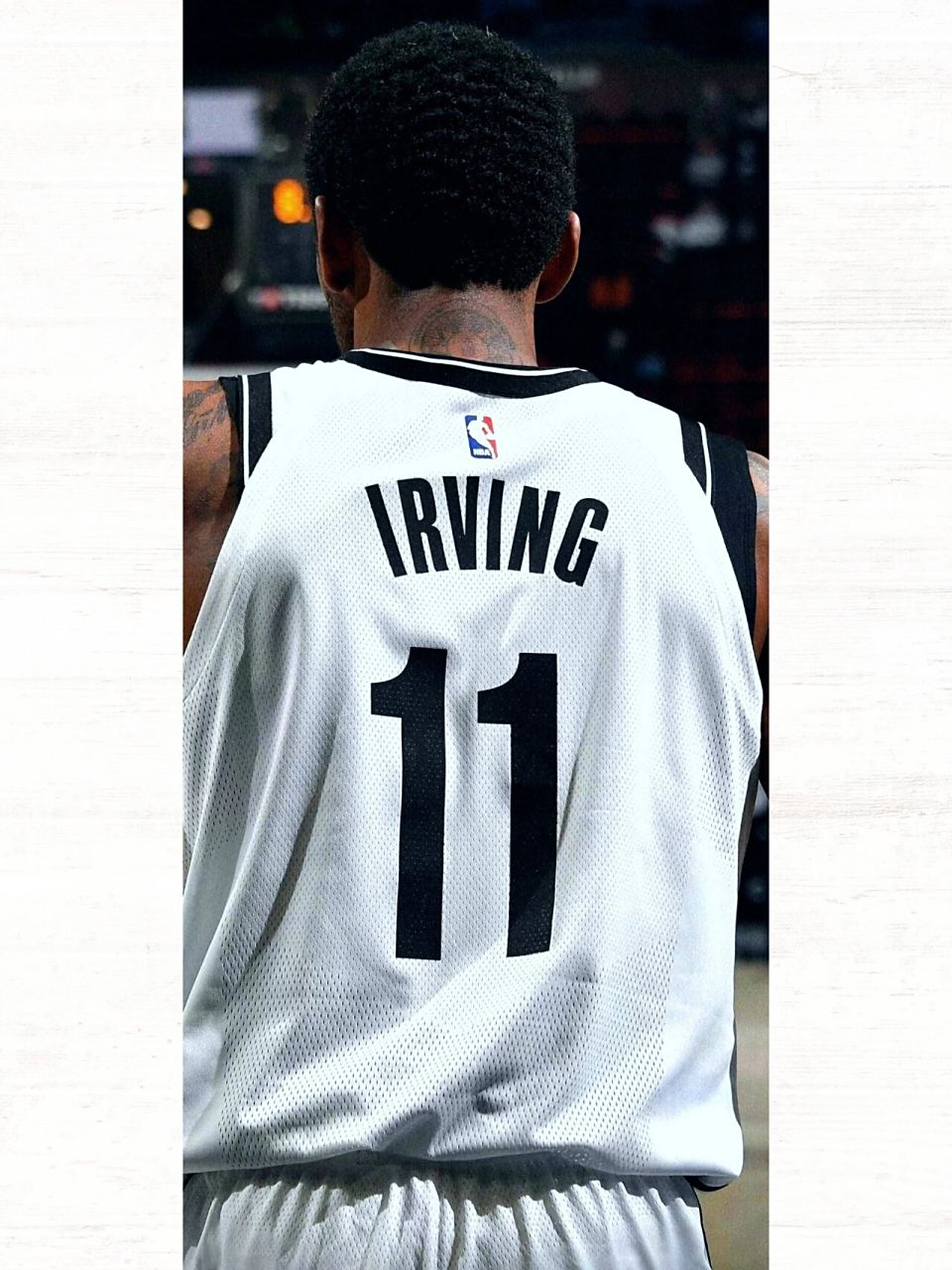 欧文高清壁纸 | 背影 来两张欧文壁纸,喜欢的朋友们请收好