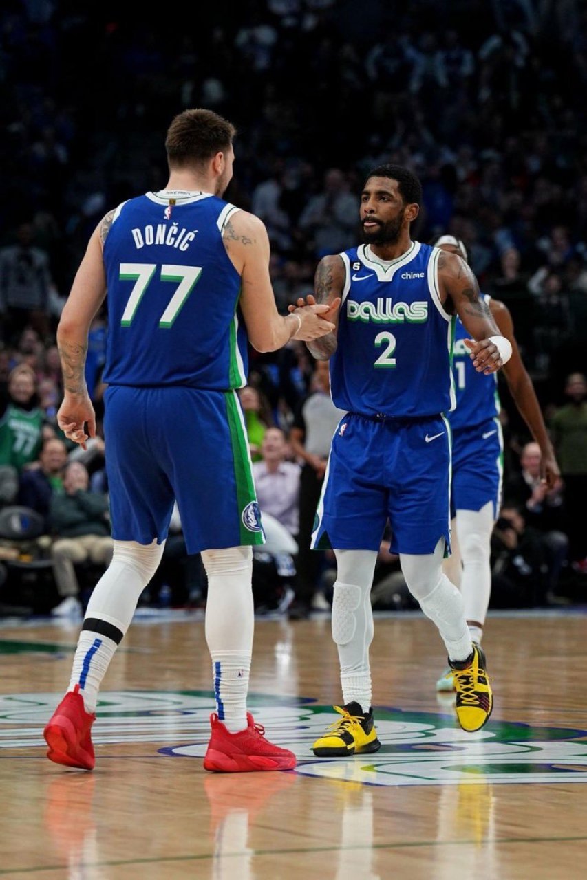 7115#独行侠正式续约欧文#  今天达拉斯独行侠官方宣布续约欧文