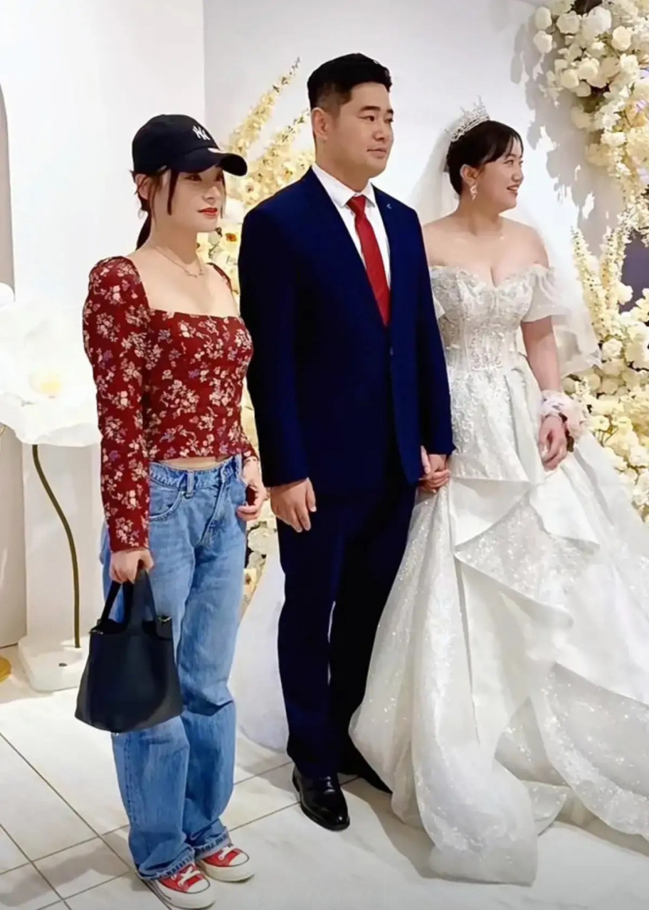 袁姗姗是换脸了吗?