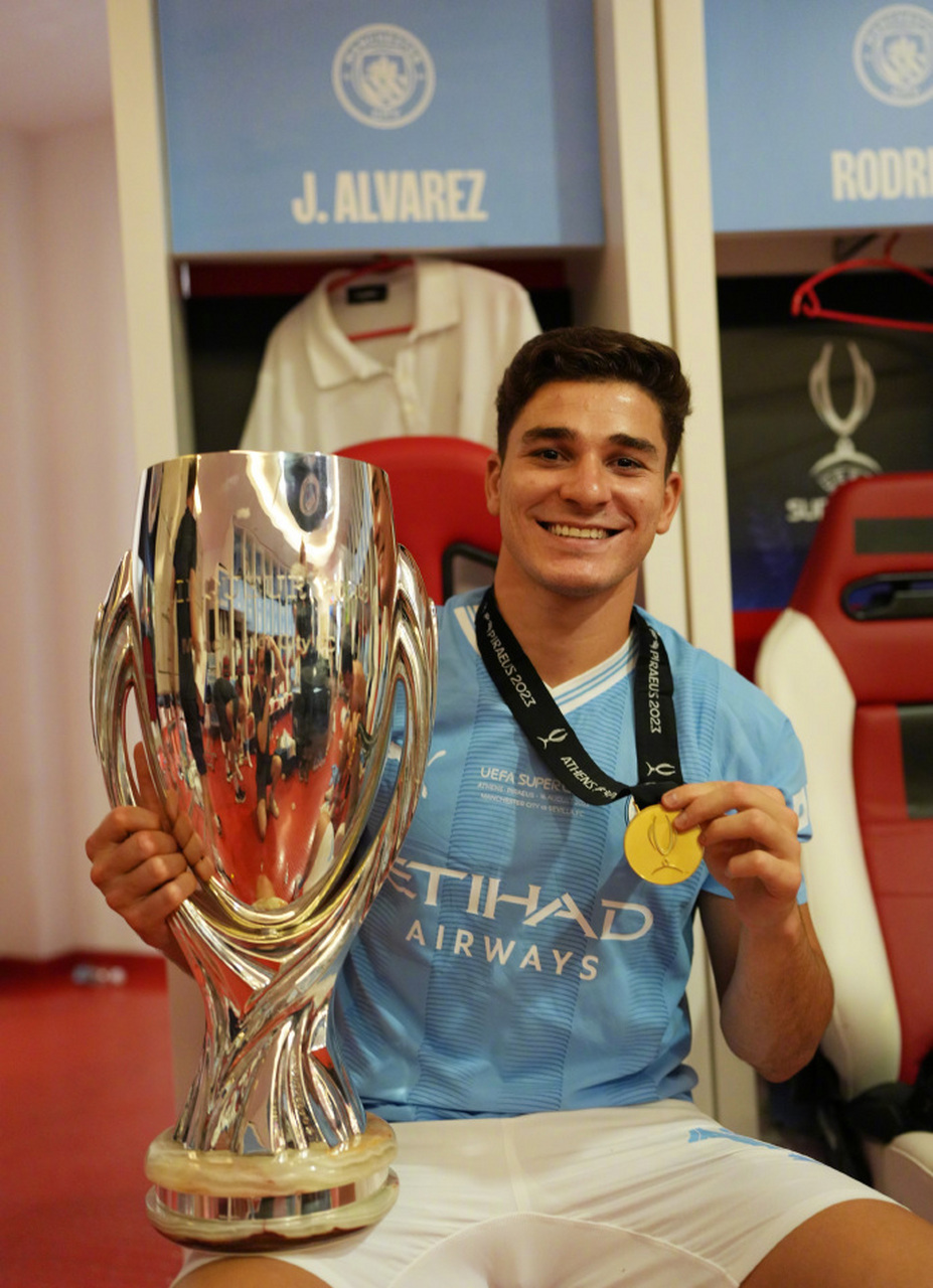 据统计,这是阿尔瓦雷斯在生涯第196场比赛中取得的第13个冠军,平均每