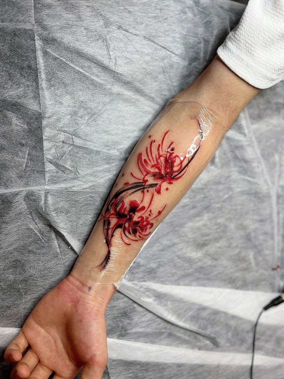 西安纹身 彼岸花纹身 小臂纹身 男生纹身 图案是顾客自带的,他找的