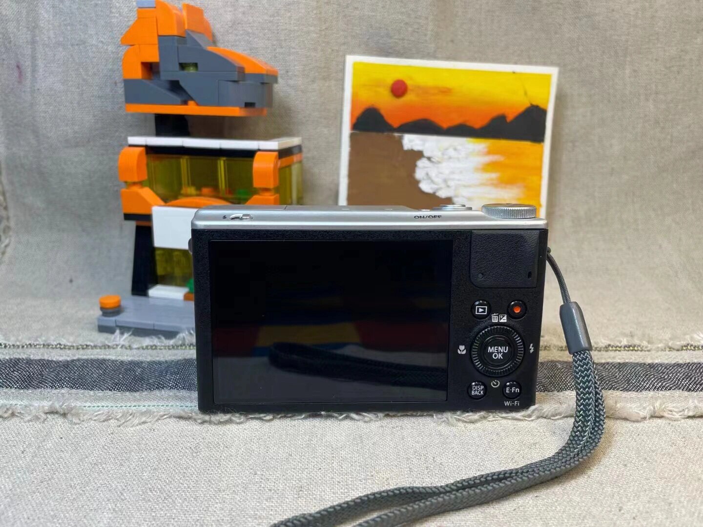 富士xq2 |专业级复古cdd 1200万像素4倍光学变焦4倍数码变焦 带wifi