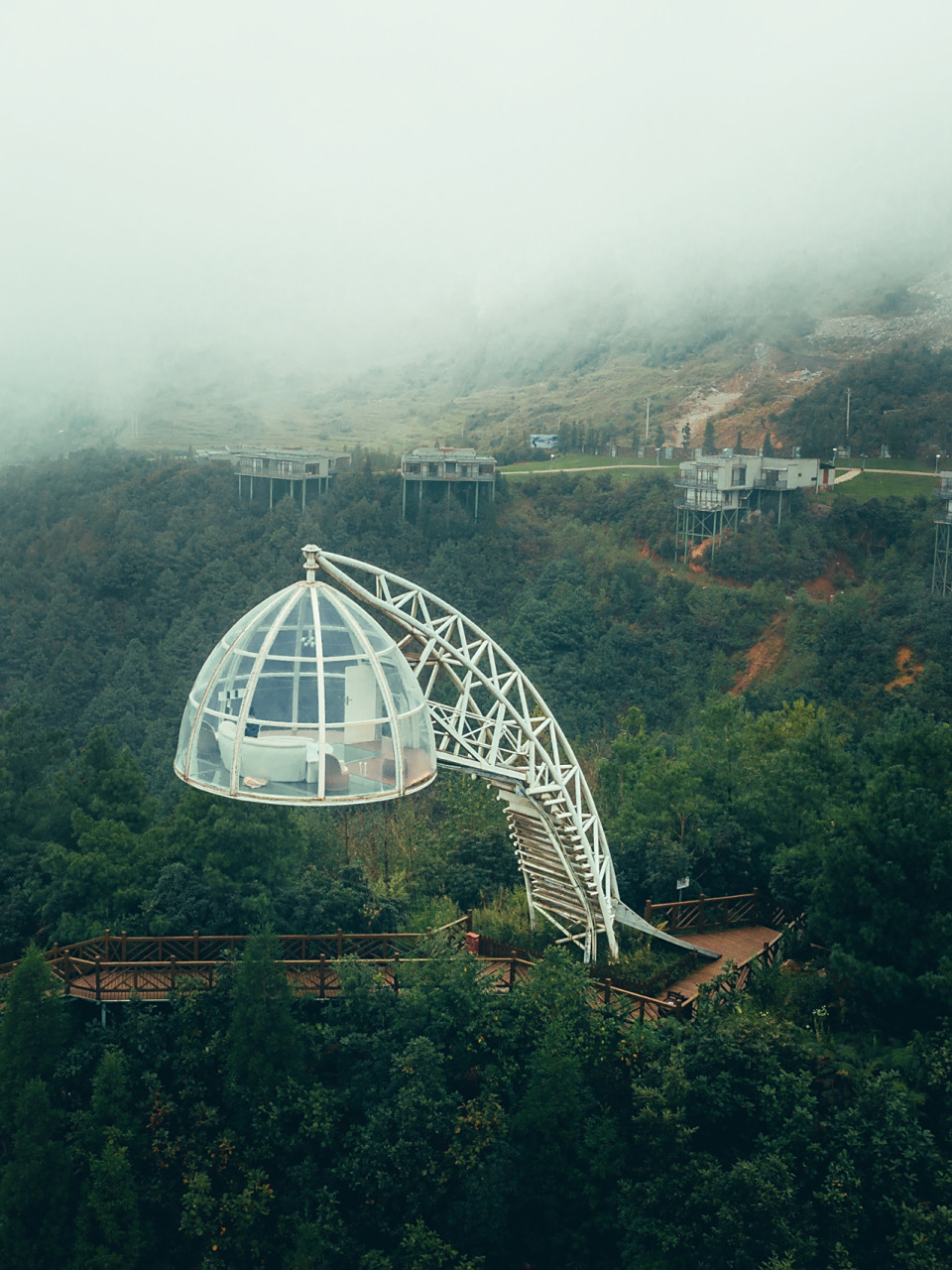 贵州民宿|四面都是玻璃,建在悬崖上的酒店 90酒店:六盘水天空之恋