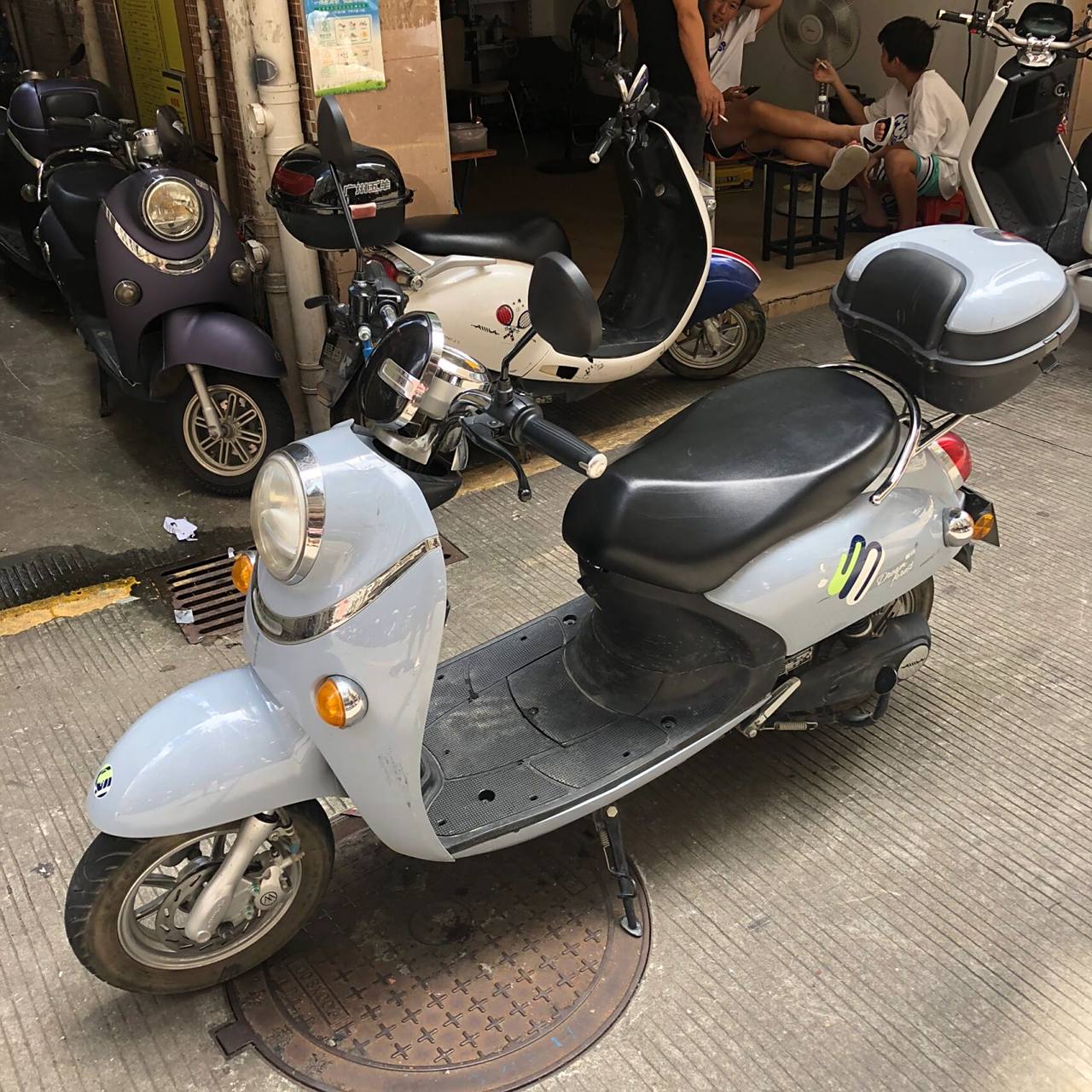 9成9新!爱玛小龟电动车!续航50公里! 骑行一个多月!现在把车出了!