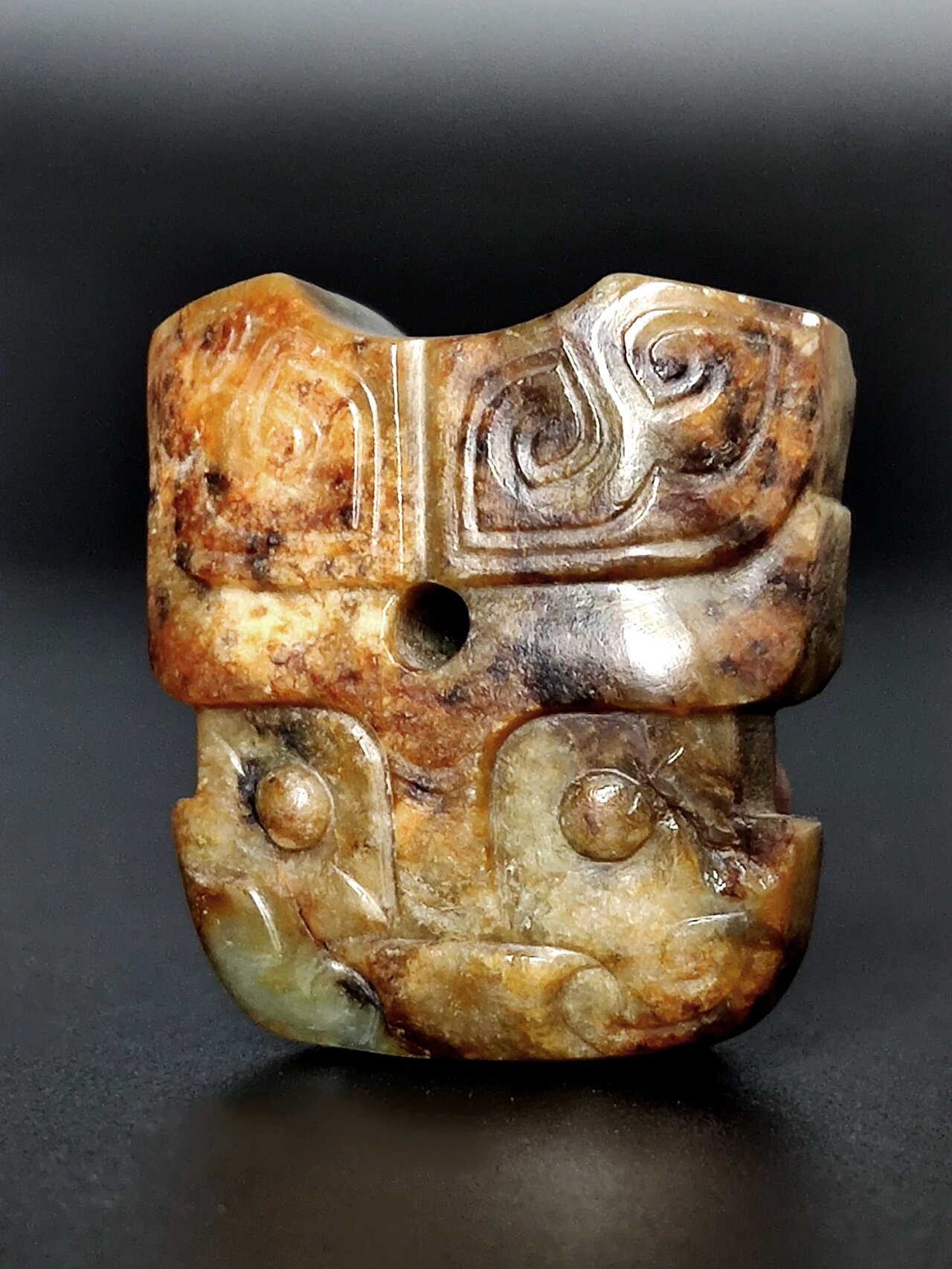 商周时期兽面纹玉佩