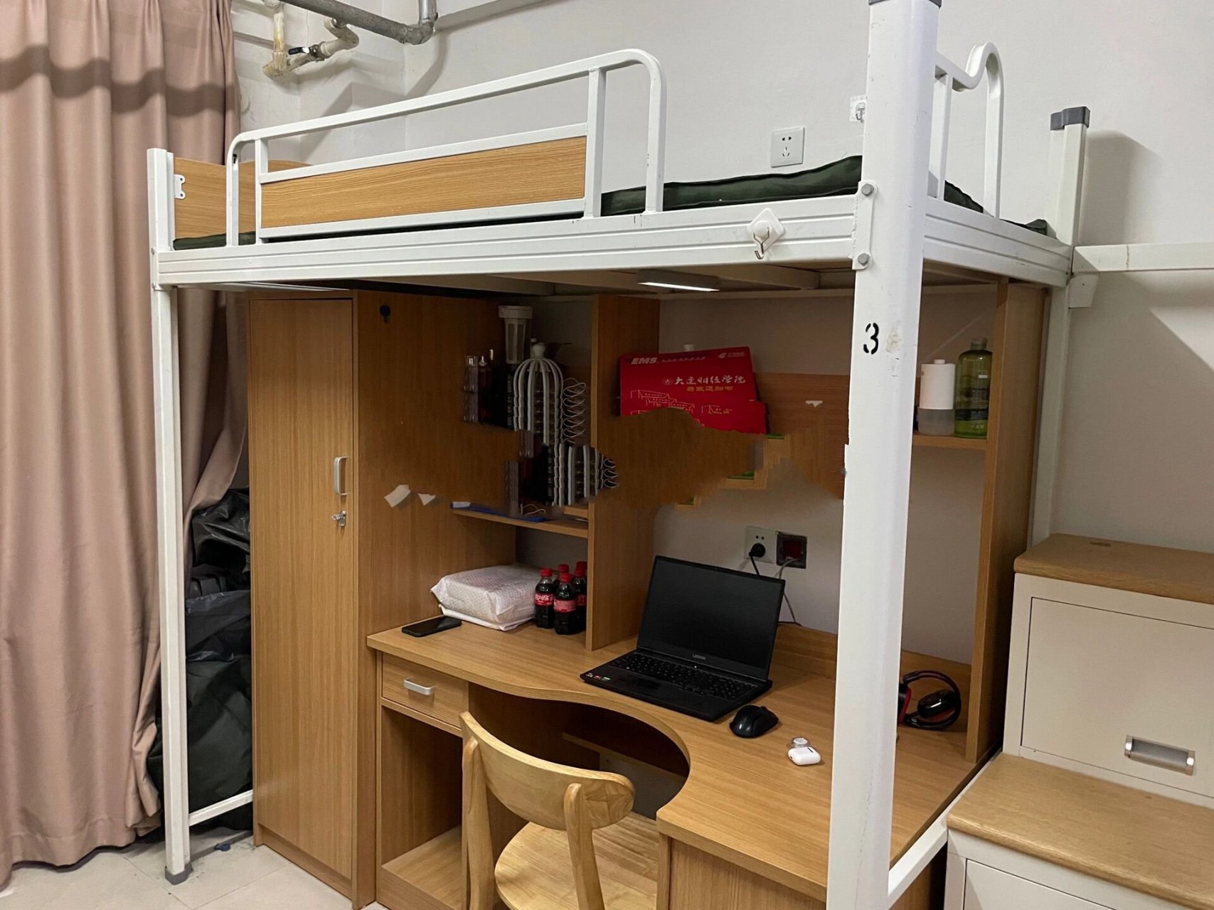 大连财经学院寝室环境在这里  寝室照片在这里哦 宝宝们有疑问可以给