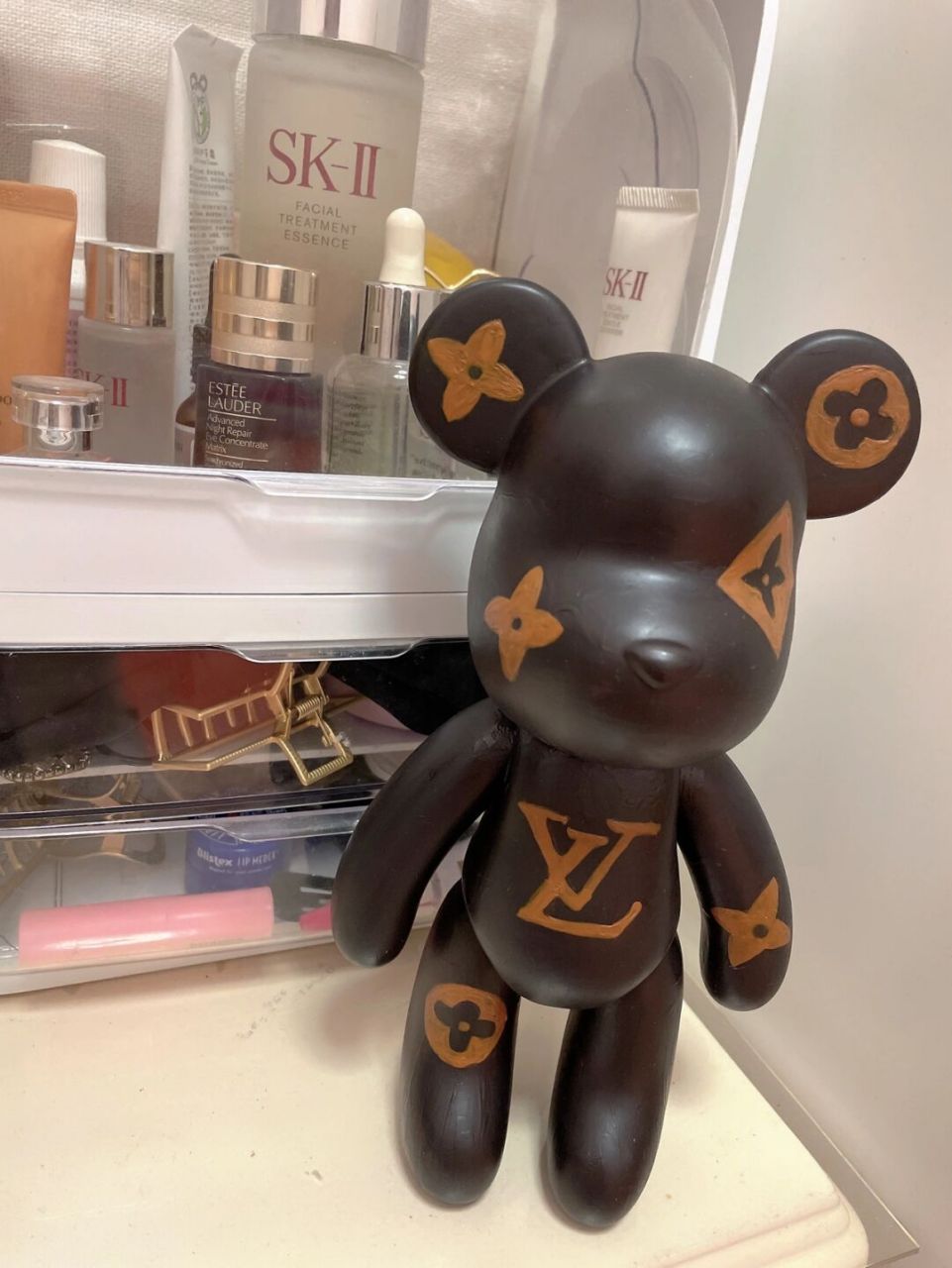 几十块就能拥有的lv联名暴力熊石膏娃娃 lv跟风涂鸦 在小红书看到别人