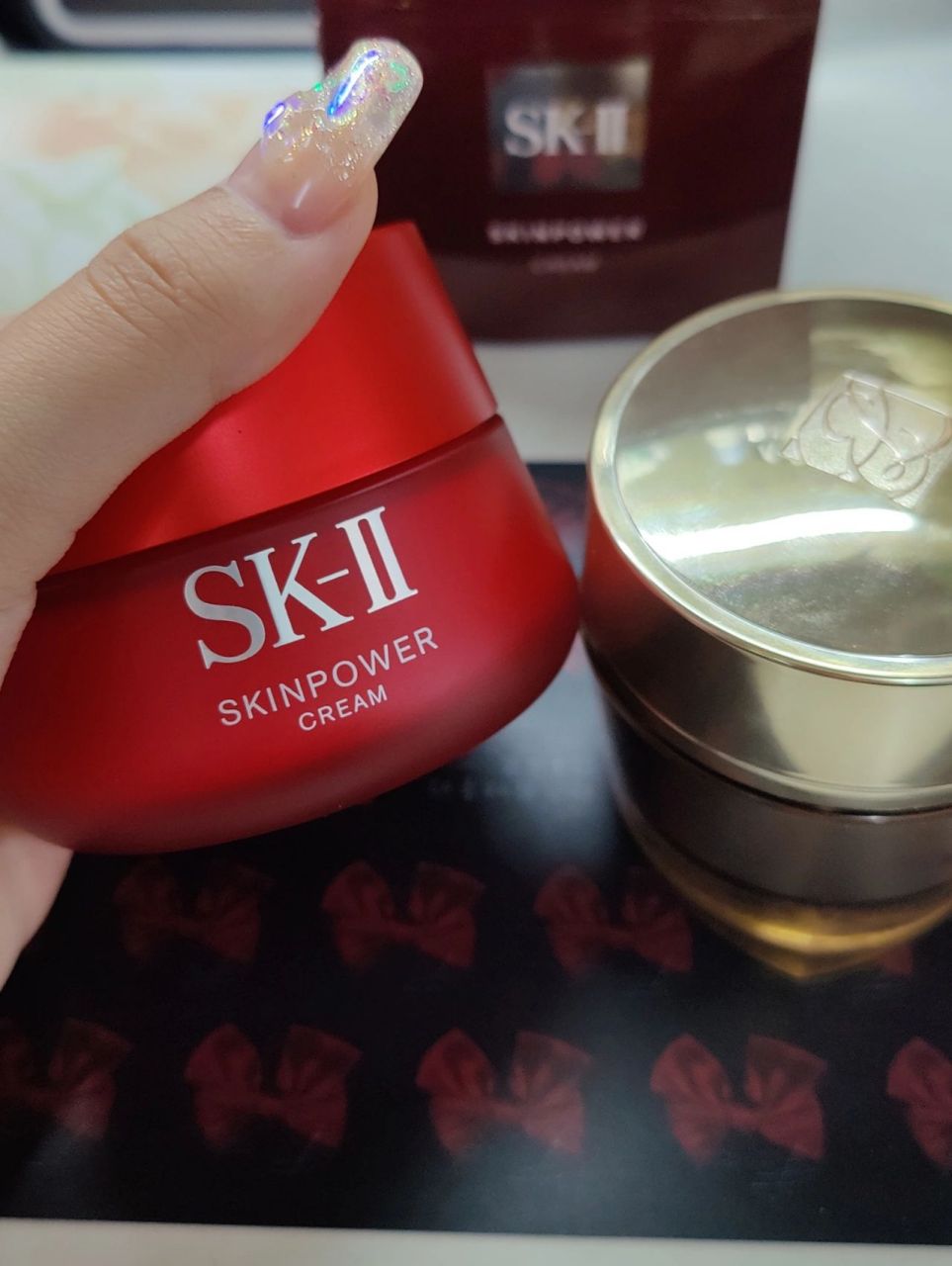 雅诗兰黛智妍面霜vs sk-ii大红瓶 雅诗兰黛智妍面霜和sk-ii的大红瓶