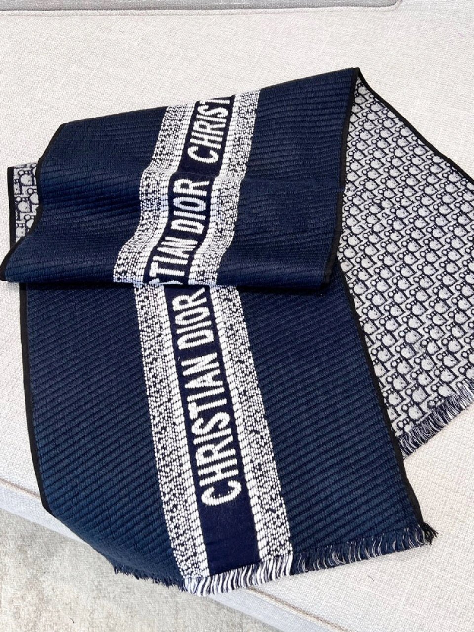 海军蓝学院风|迪奥dior秋冬新款双面围巾 dior羊毛真丝混纺双面围巾
