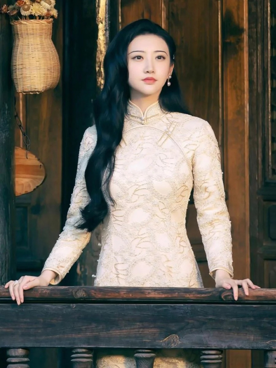 景甜司藤的每一件旗袍和珍珠都好漂亮