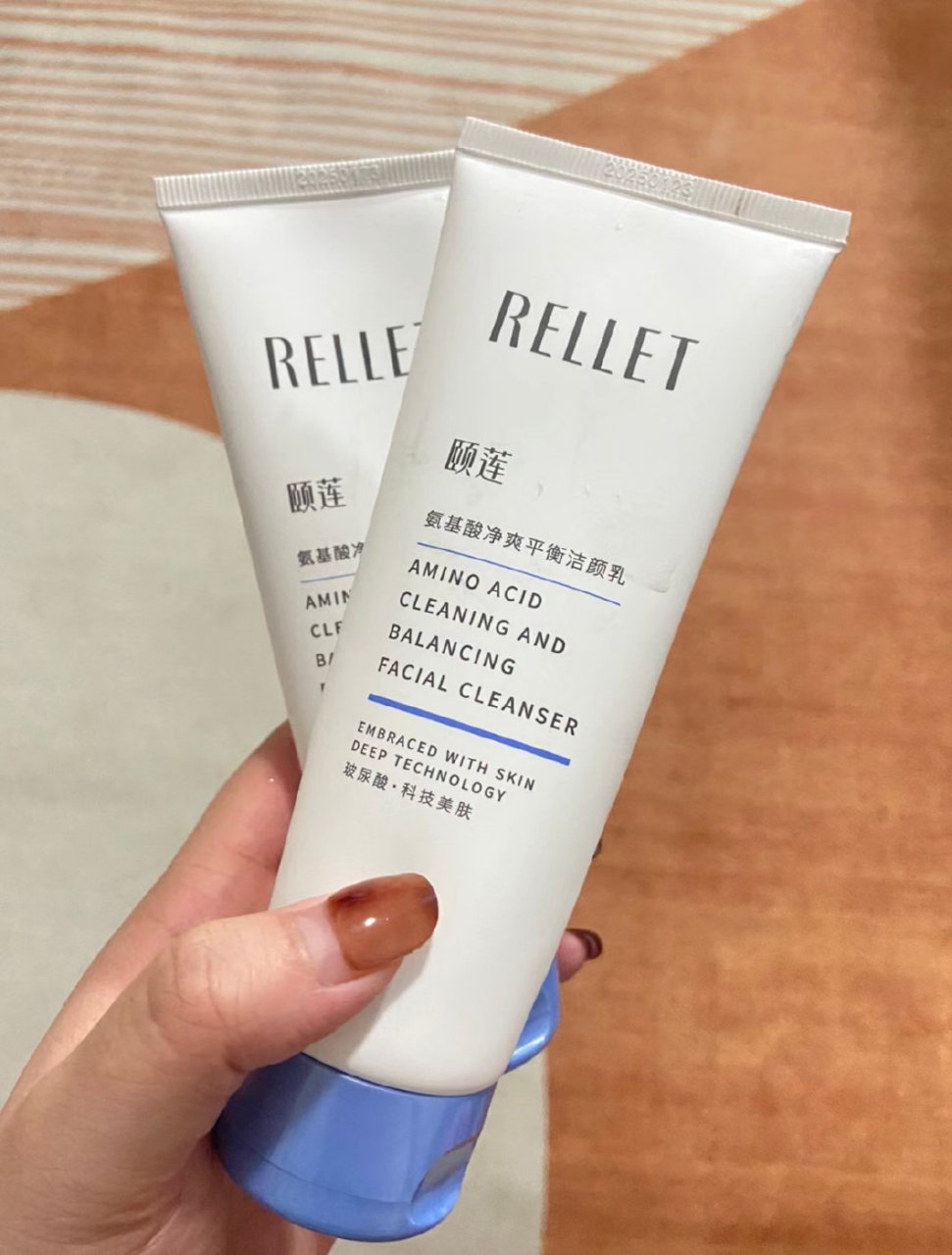 颐莲洗面奶!正装100g只要12.9 还不用拍2支啊啊啊啊!最便宜的一次啦!