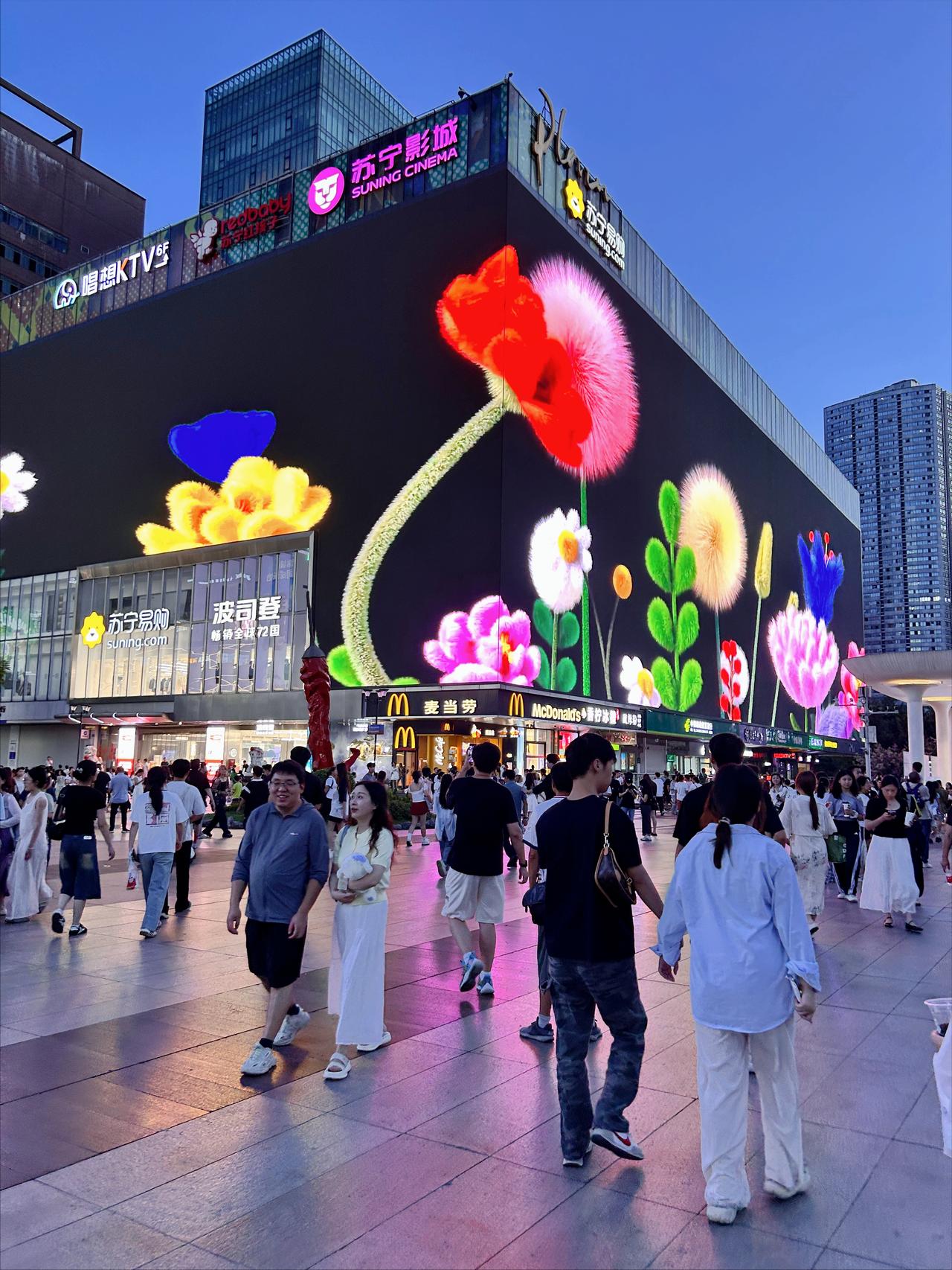 今天早上醒来,我盯着天花板发愣,突然心里咯噔一下:我这大半辈子,是不