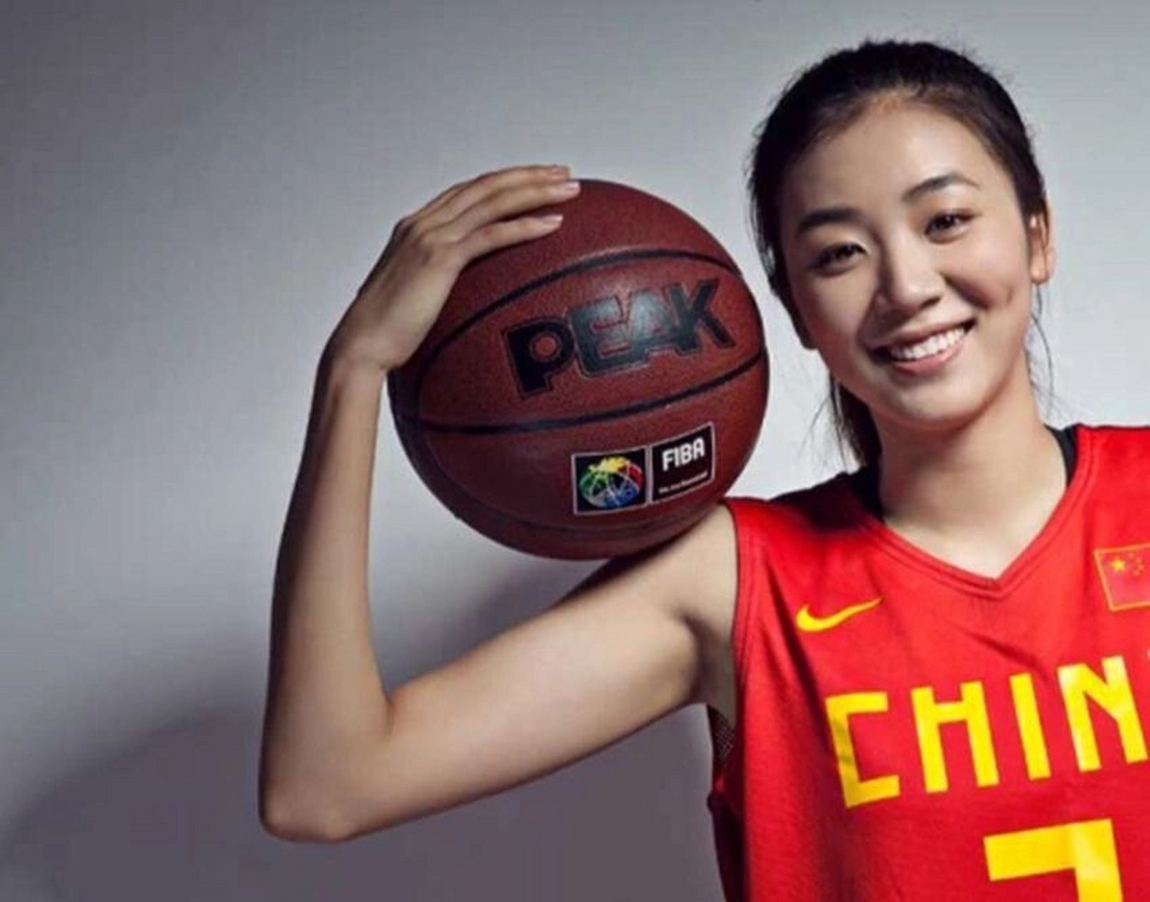 中国最漂亮女篮运动员图片