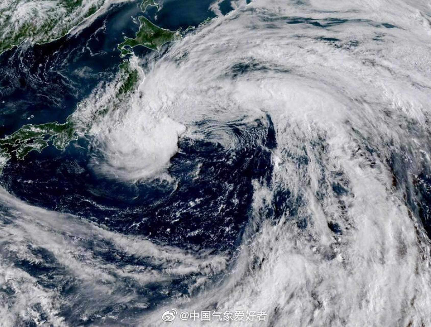 台风尼伯特# 说一句啊,尼伯特现在不是台风了,但它还在,它的身份是"