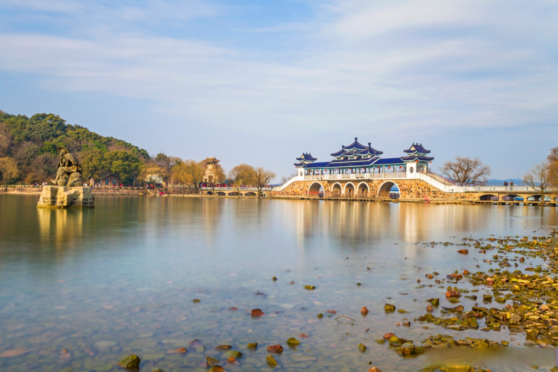 培华学子晒家乡# 无锡市鼋头渚景区,位于江苏省无锡市,横卧太湖伪北