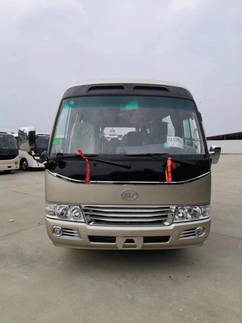 安凯客车7米19座防考车型