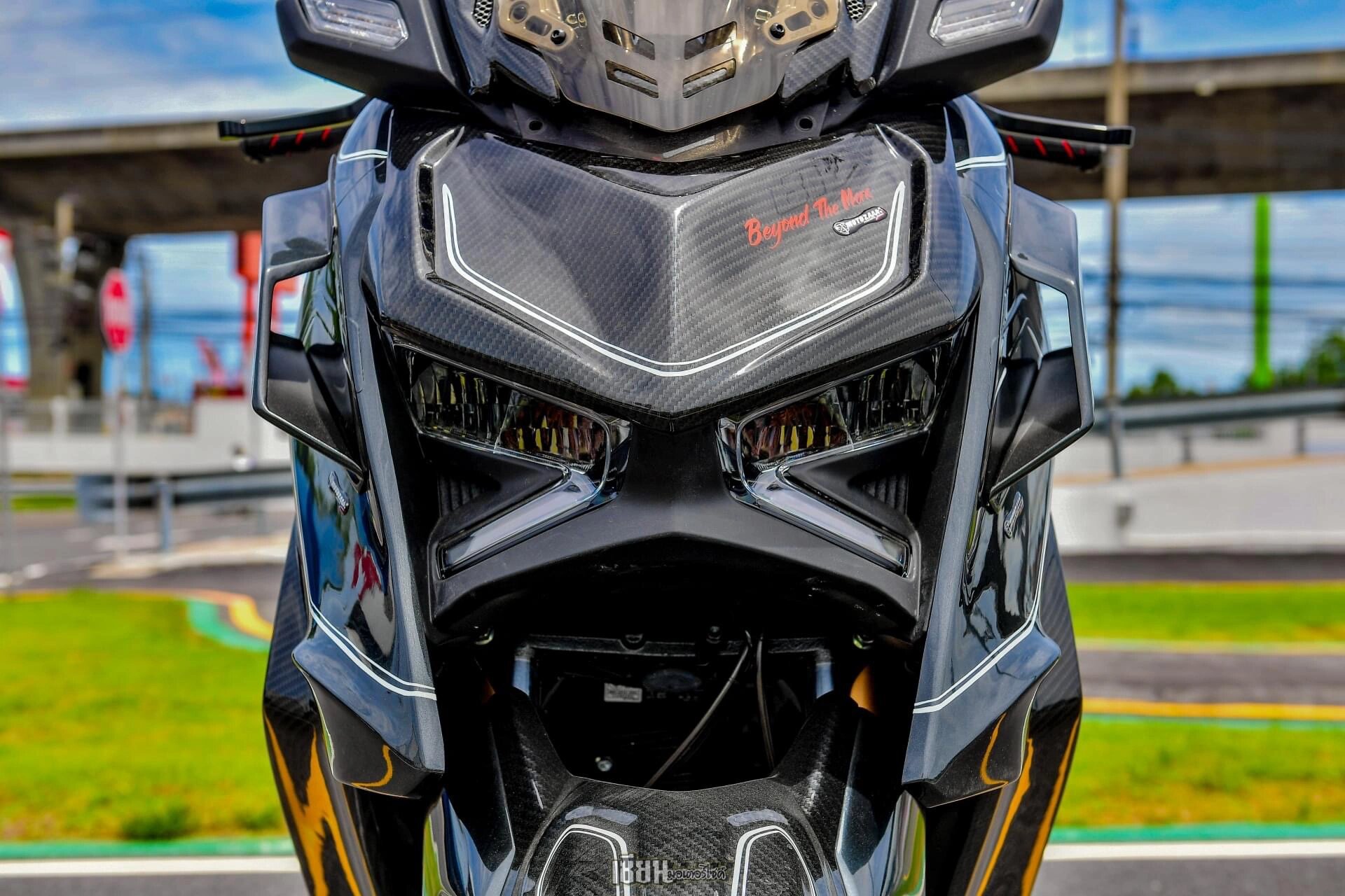 23款雅马哈xmax300改装案例