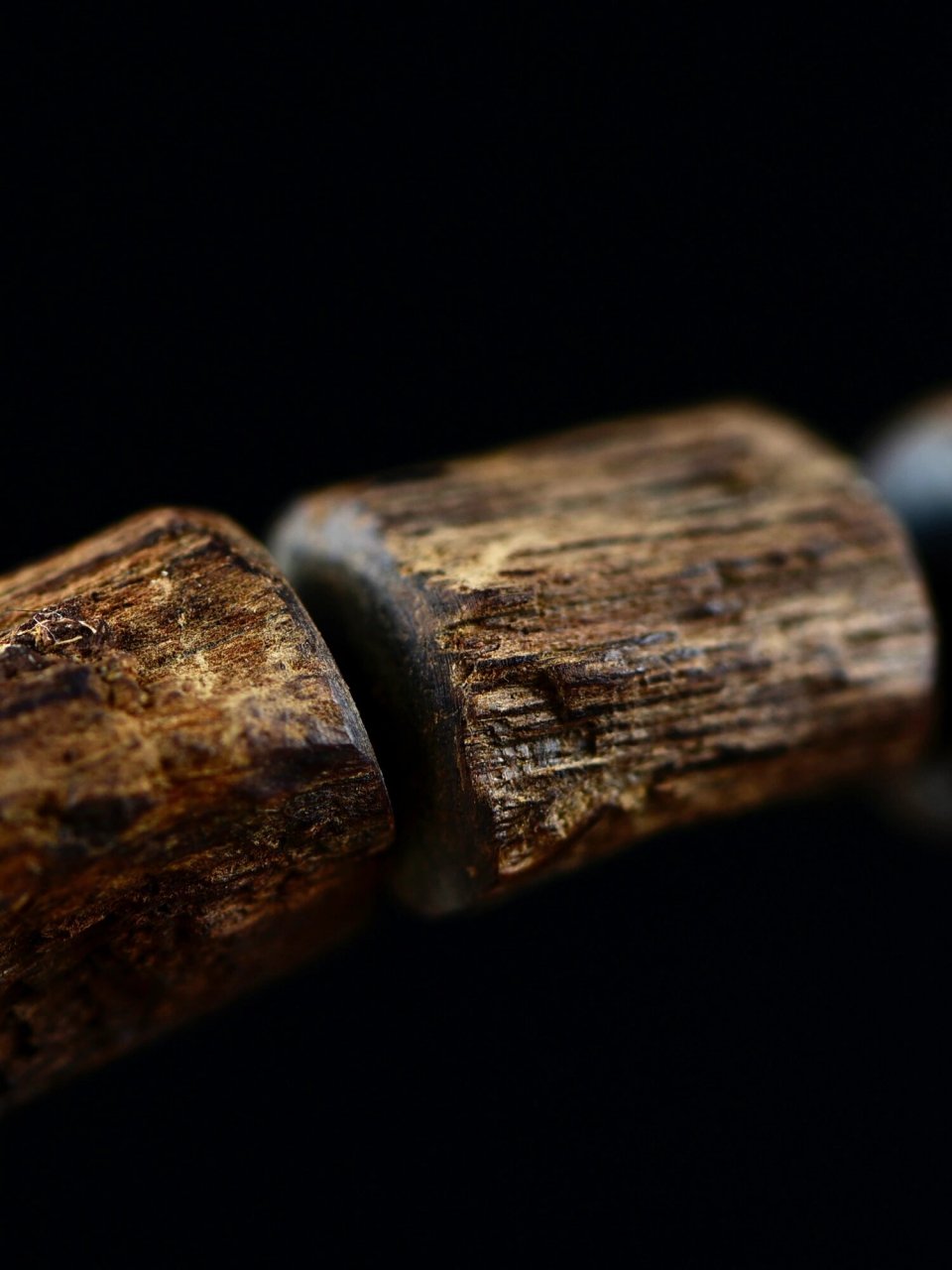 真正的红土沉香手串(沉水) 【名称】沉水越南富森红土沉香手串 【规格