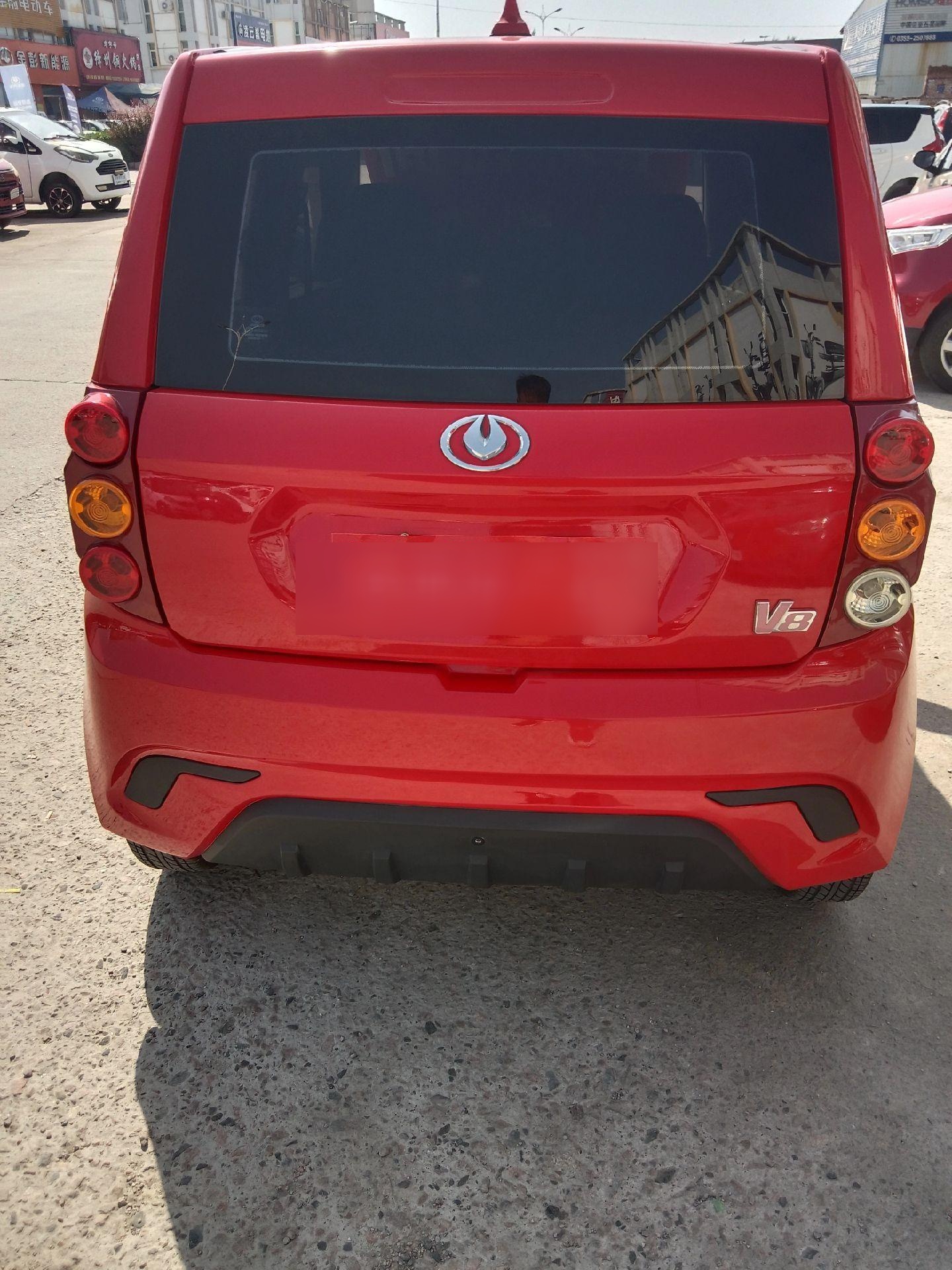 四轮车,只跑了4000多公里,五块100a大电池,三千瓦电机,四门电动,倒车