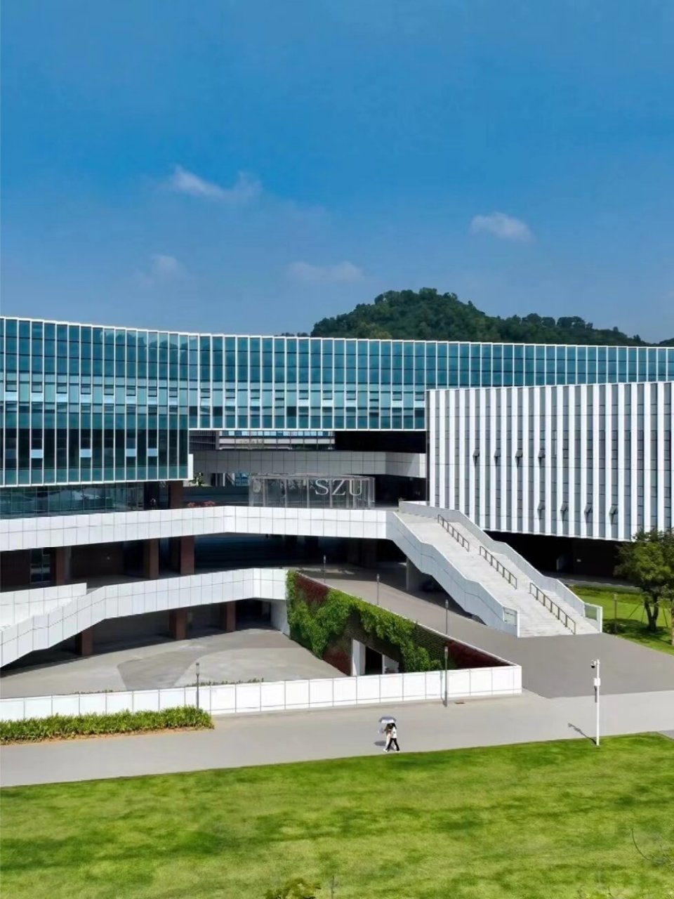 周末带娃游大学丨深圳大学(丽湖校区)93 98上次分享了深圳大学