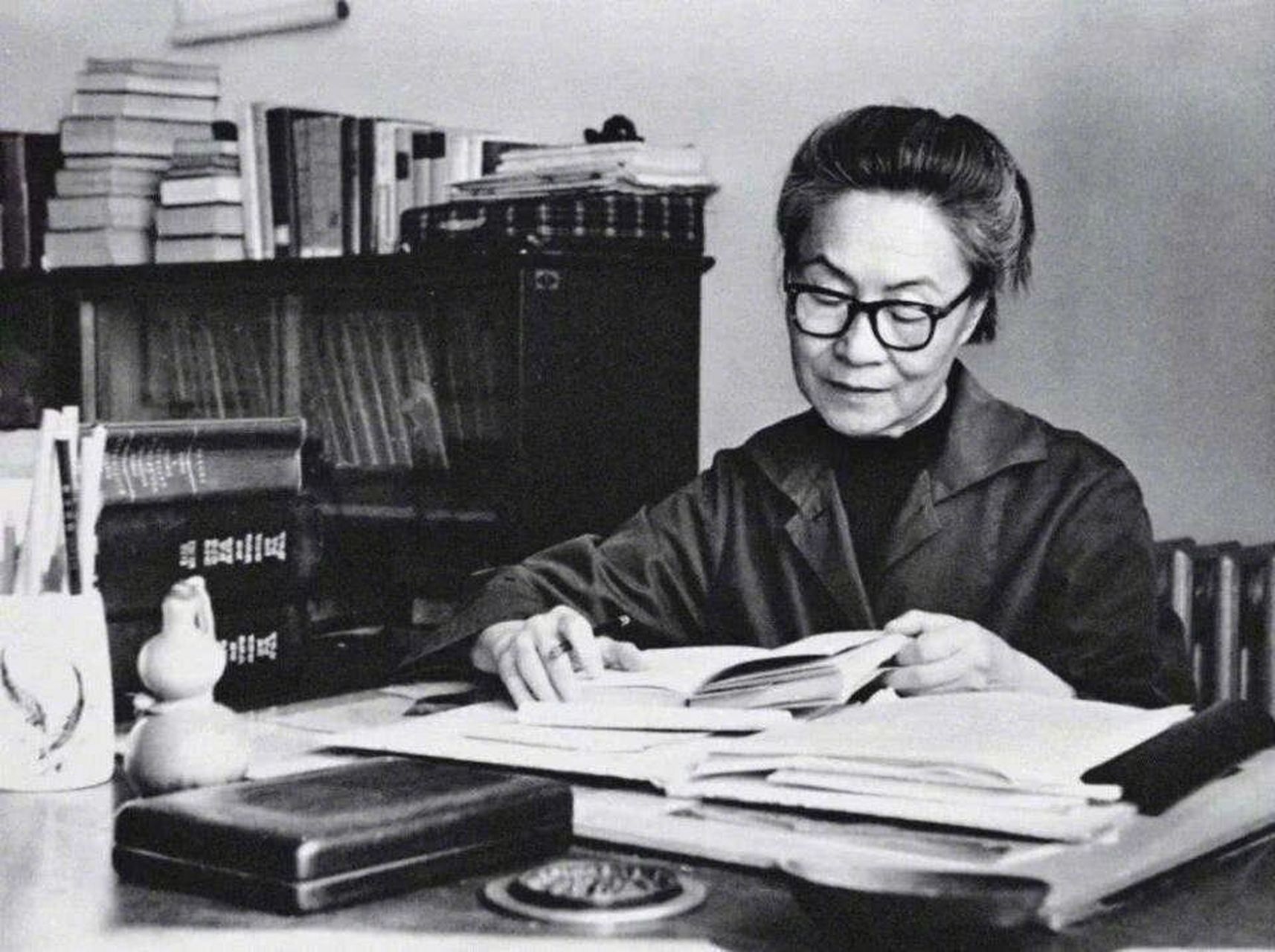 杨绛先生说,别晒幸福,别晒甜蜜,别晒发达 杨绛先生说过:"别晒幸福,别