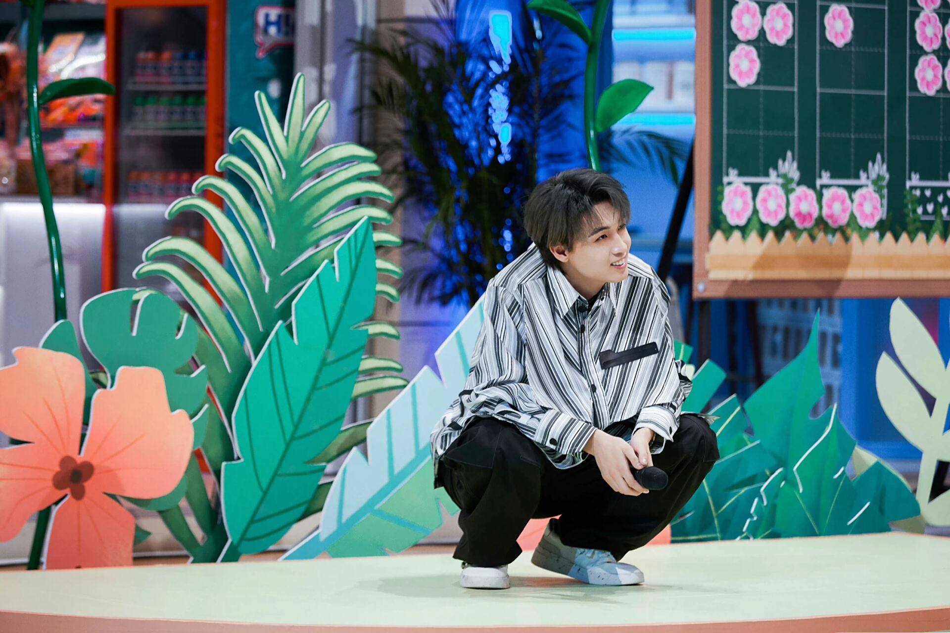 秦霄贤高清壁纸  秦霄贤壁纸 有时候不需要理由的,总有那么一两个人