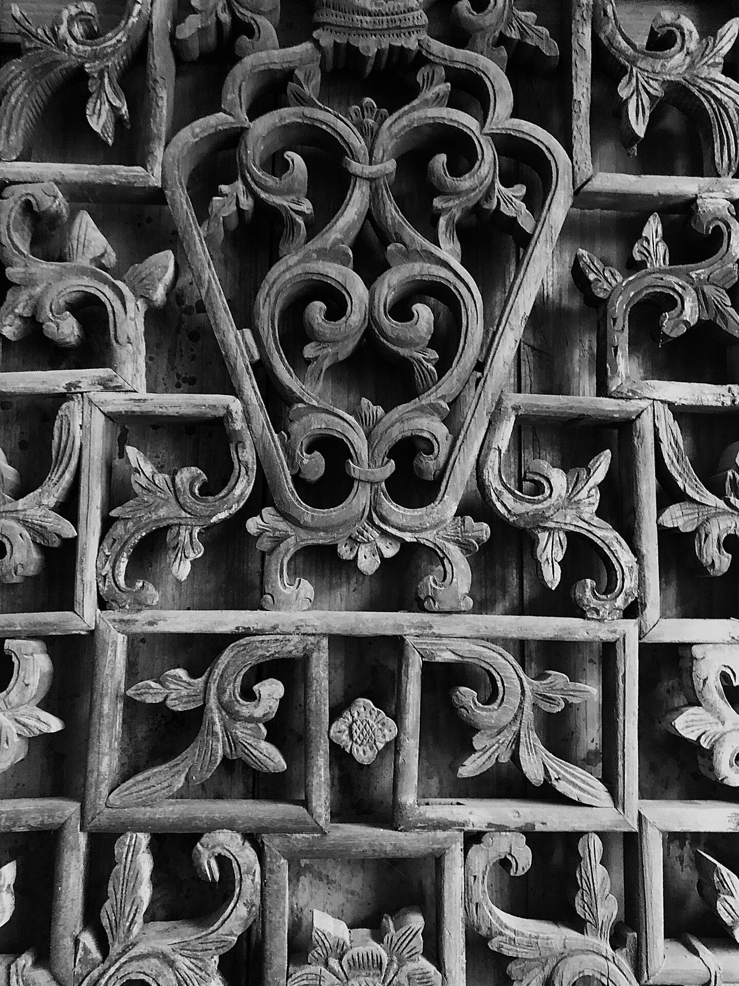 古徽州民宅窗棂木雕