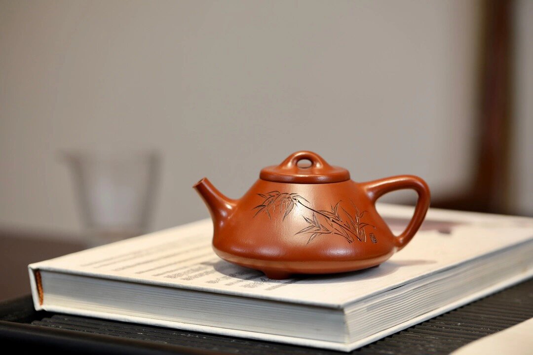 紫砂壶|子冶石瓢·刻绘竹 朱泥·260cc 经典子冶造型 型体挺拔刚劲有