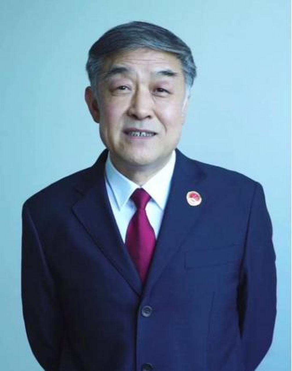 02 李建义在《人民的名义》中饰演的季昌明可谓