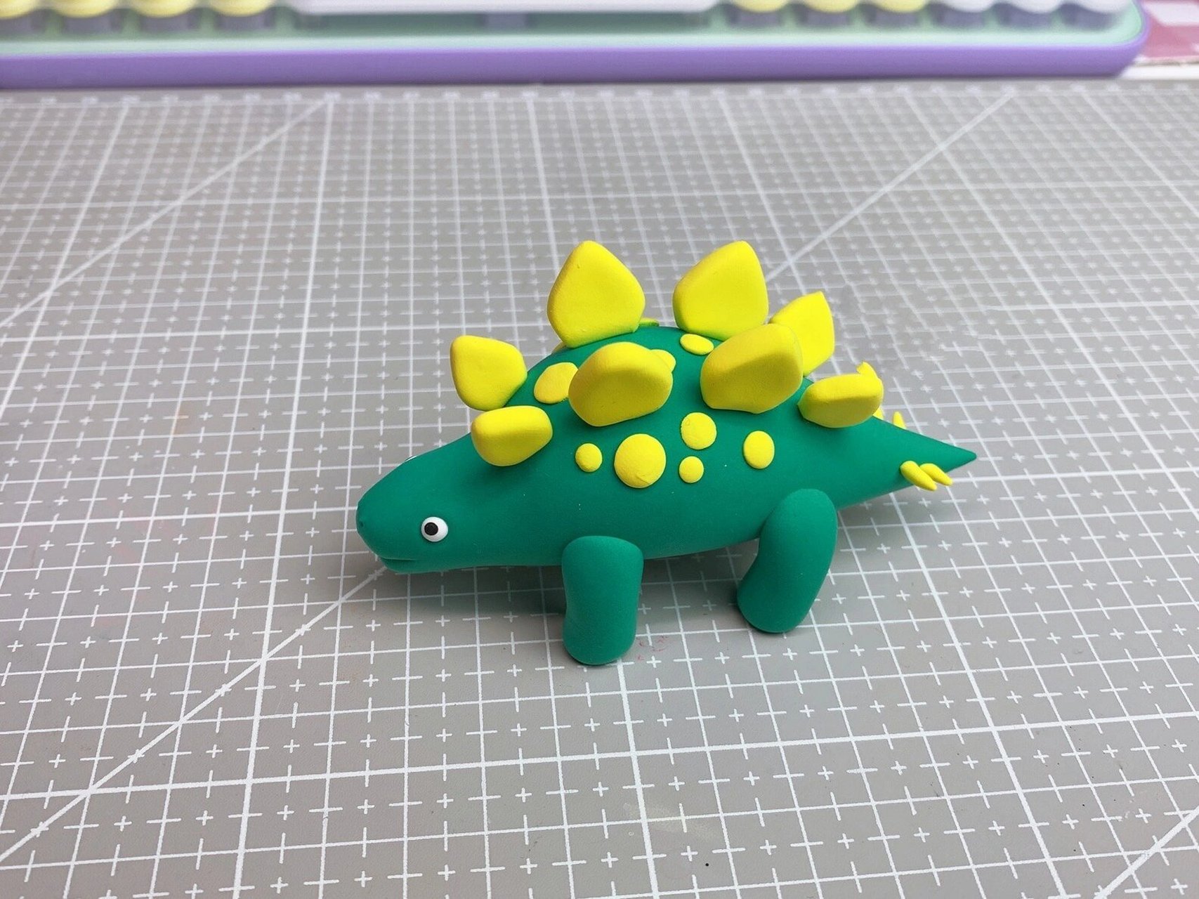 超轻粘土恐龙 这几天做了一组自己比较喜欢的恐龙,匆匆拍了一张图就