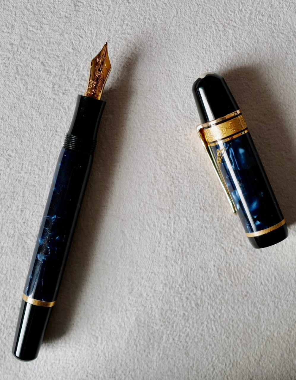 万宝龙大文豪系列评测——爱伦坡 品名:大文豪爱伦坡 发行量:17,000