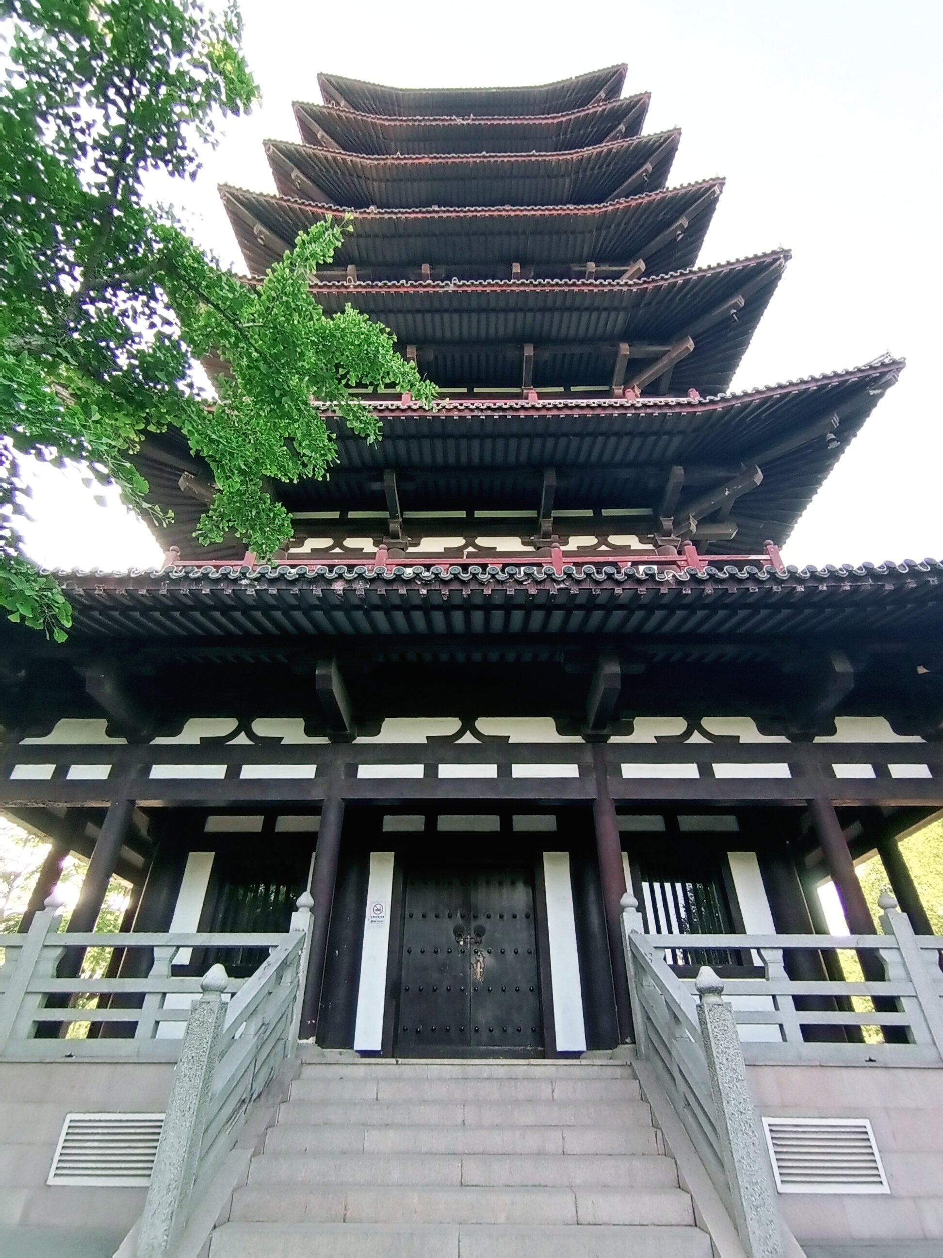 垂虹塔,是苏州吴江"八景之一"原名华严塔