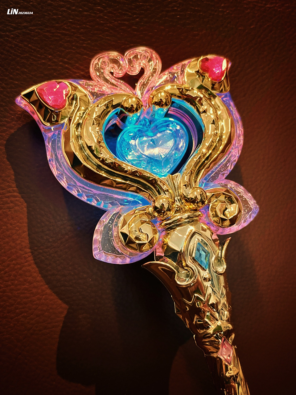 巴啦啦小魔仙15周年纪念版魔法棒 上个月在公司会议室"偷拍"到的15