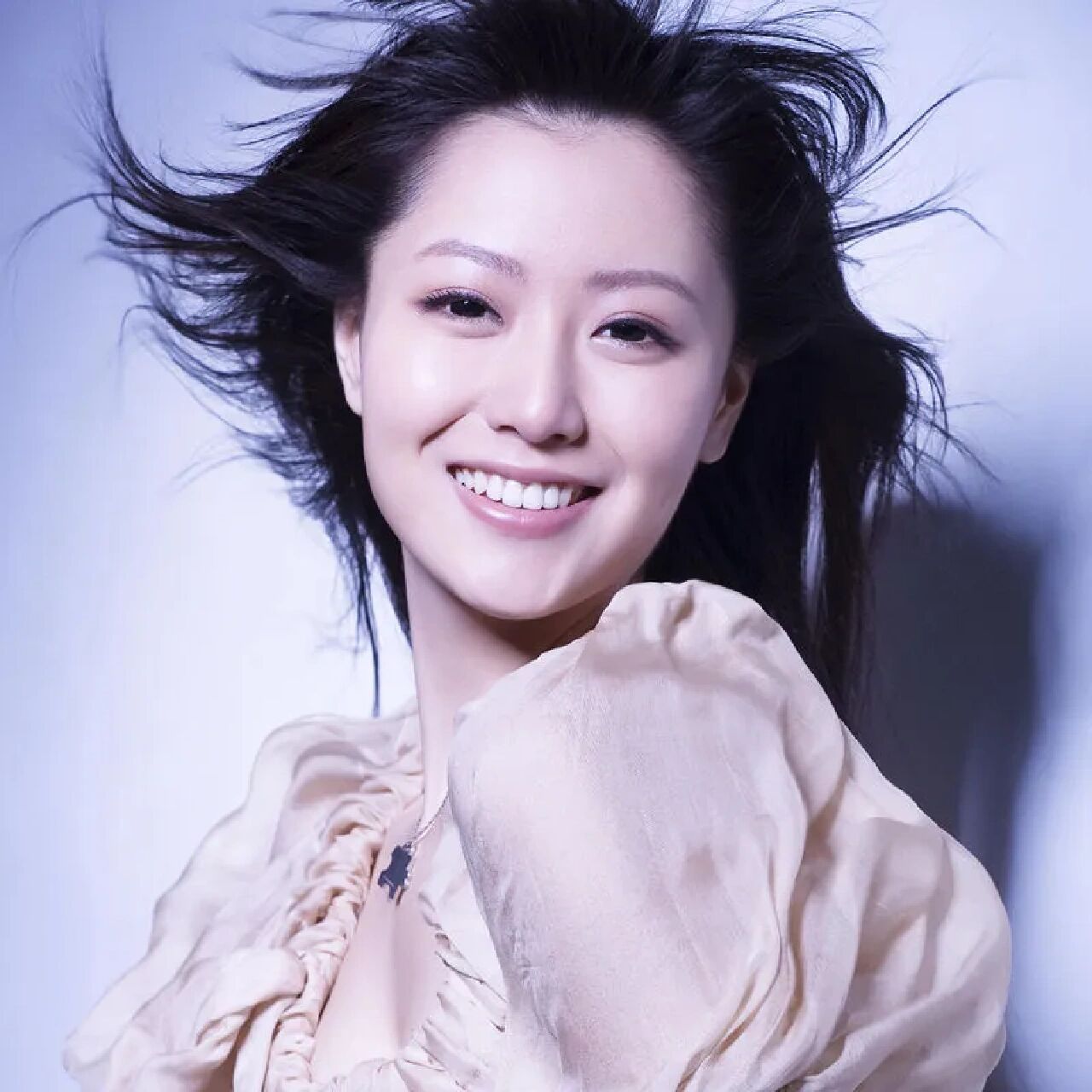 白冰 白冰 中国内地女演员,歌手 白冰(michelle,1986年5月2日-),原名