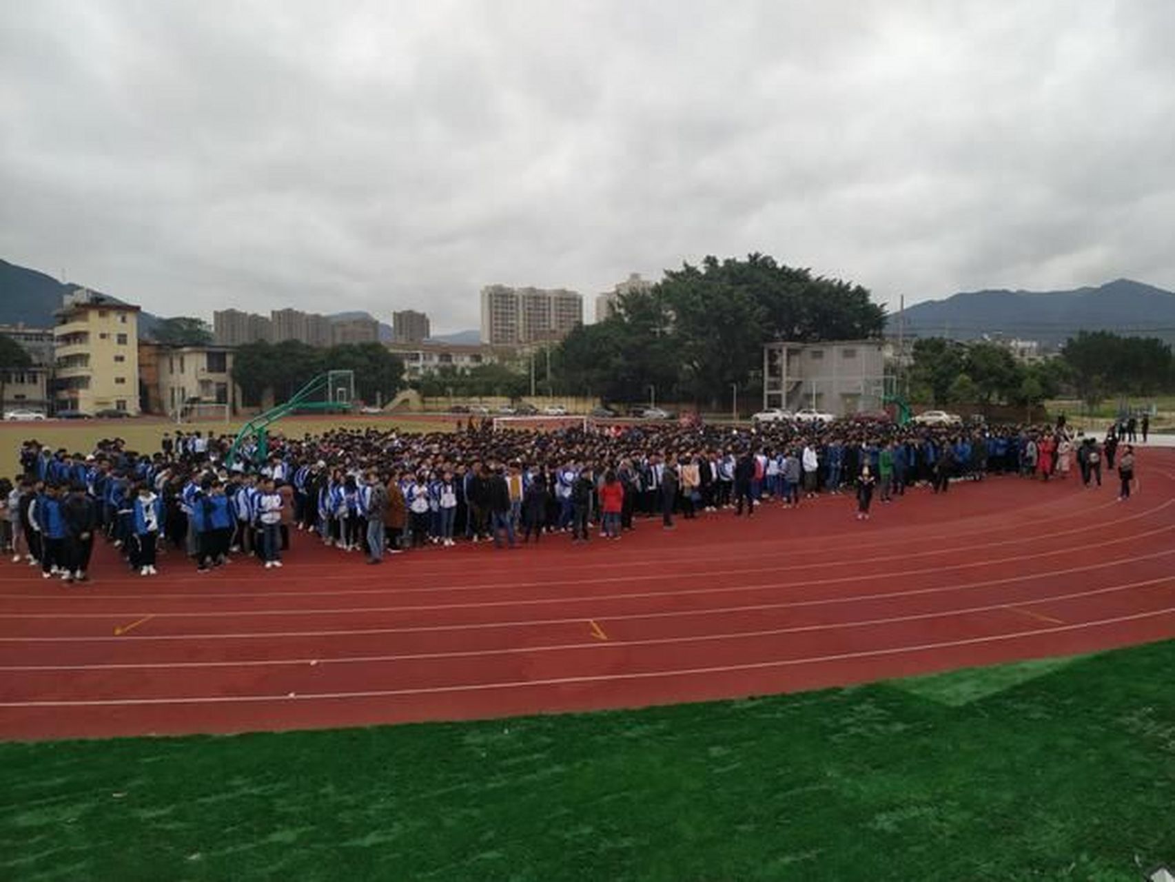 今天我要带你们探索福建技师学院的精彩世界!