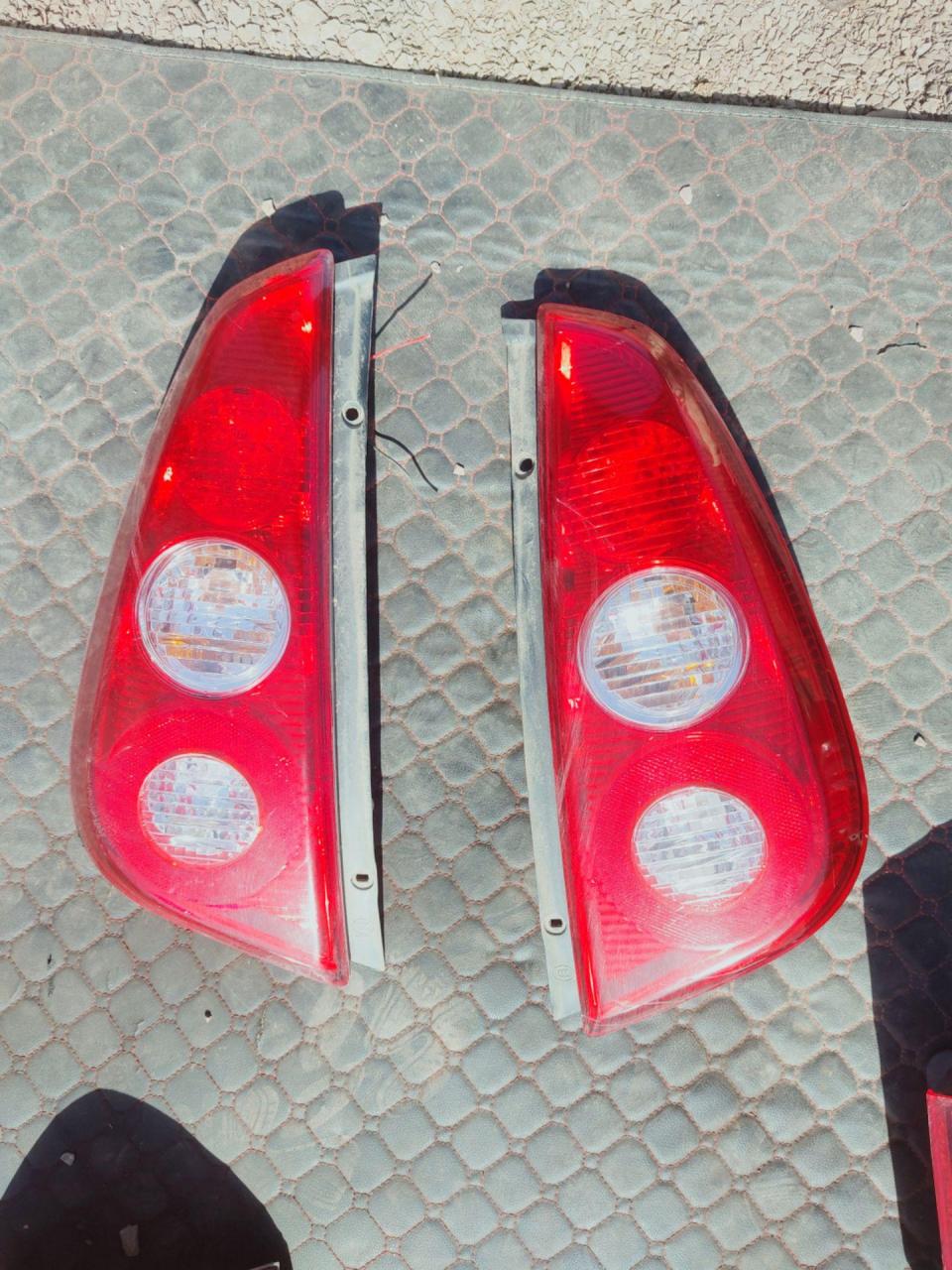 比亚迪f0尾灯原车拆车件功能完好的 20一个