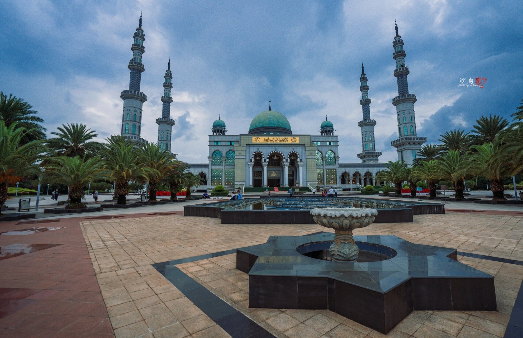 中秋去了趟建水 石屏 	  发现云南最大,全国前十的清真寺离建水也就40