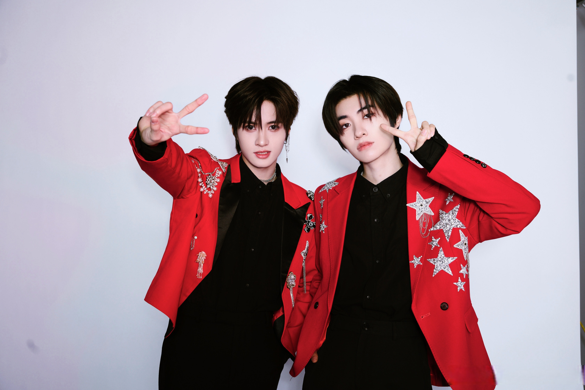 enone超话#春节搭子##红红火火闹新春#  大年初二,新岁维祺,幸福在侧.